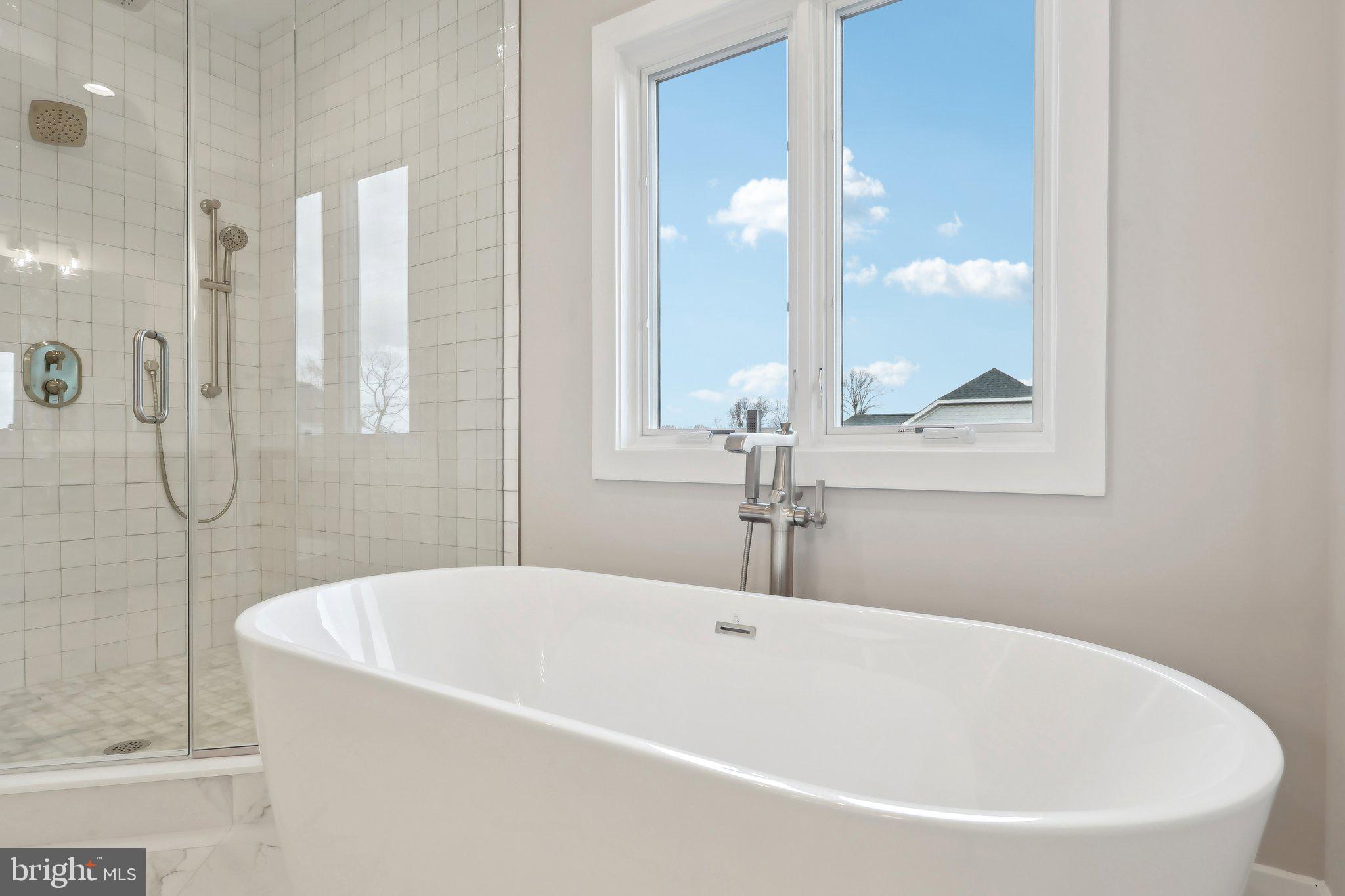 GARNET POINTE - Residential