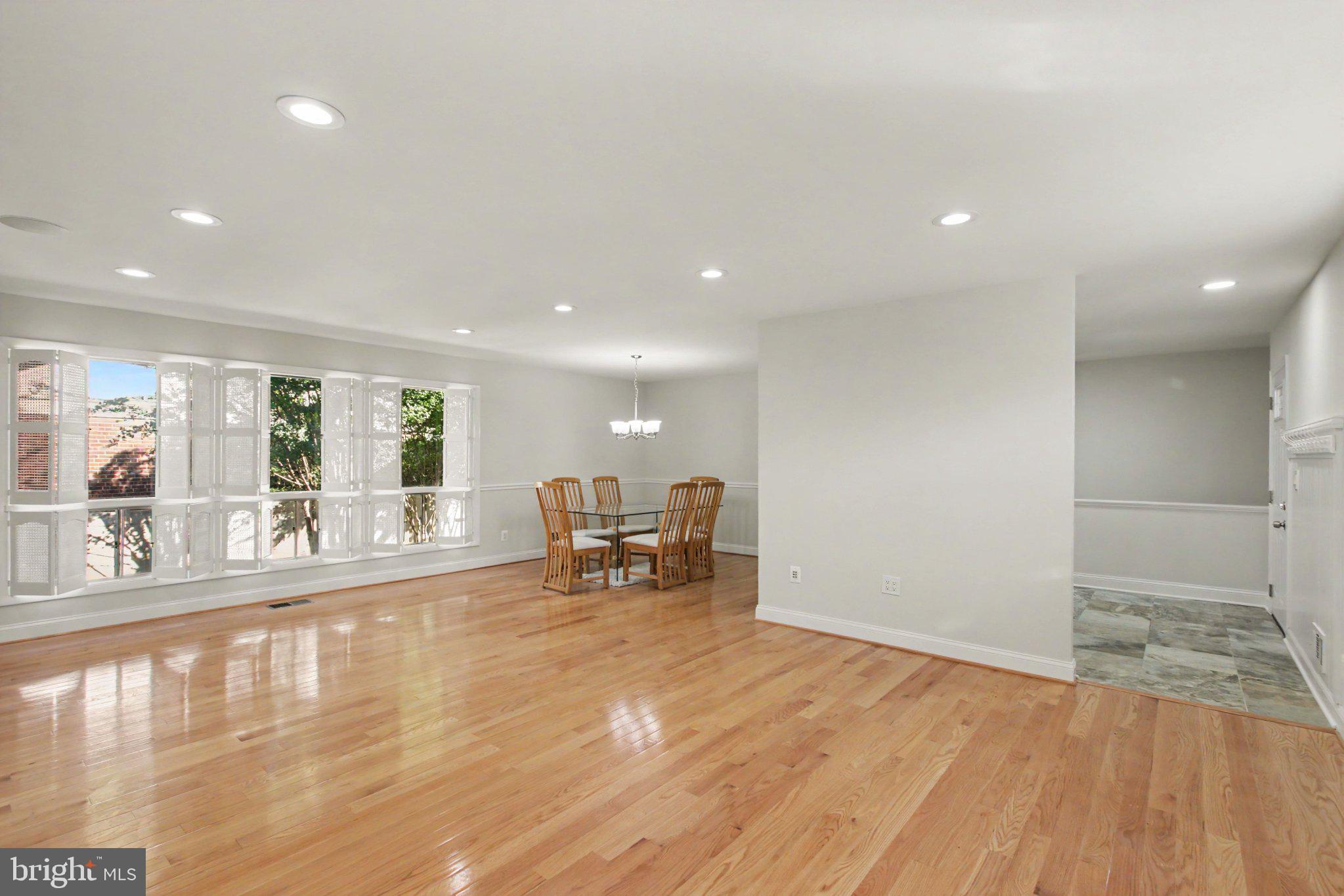 10211 PORTLAND ROAD