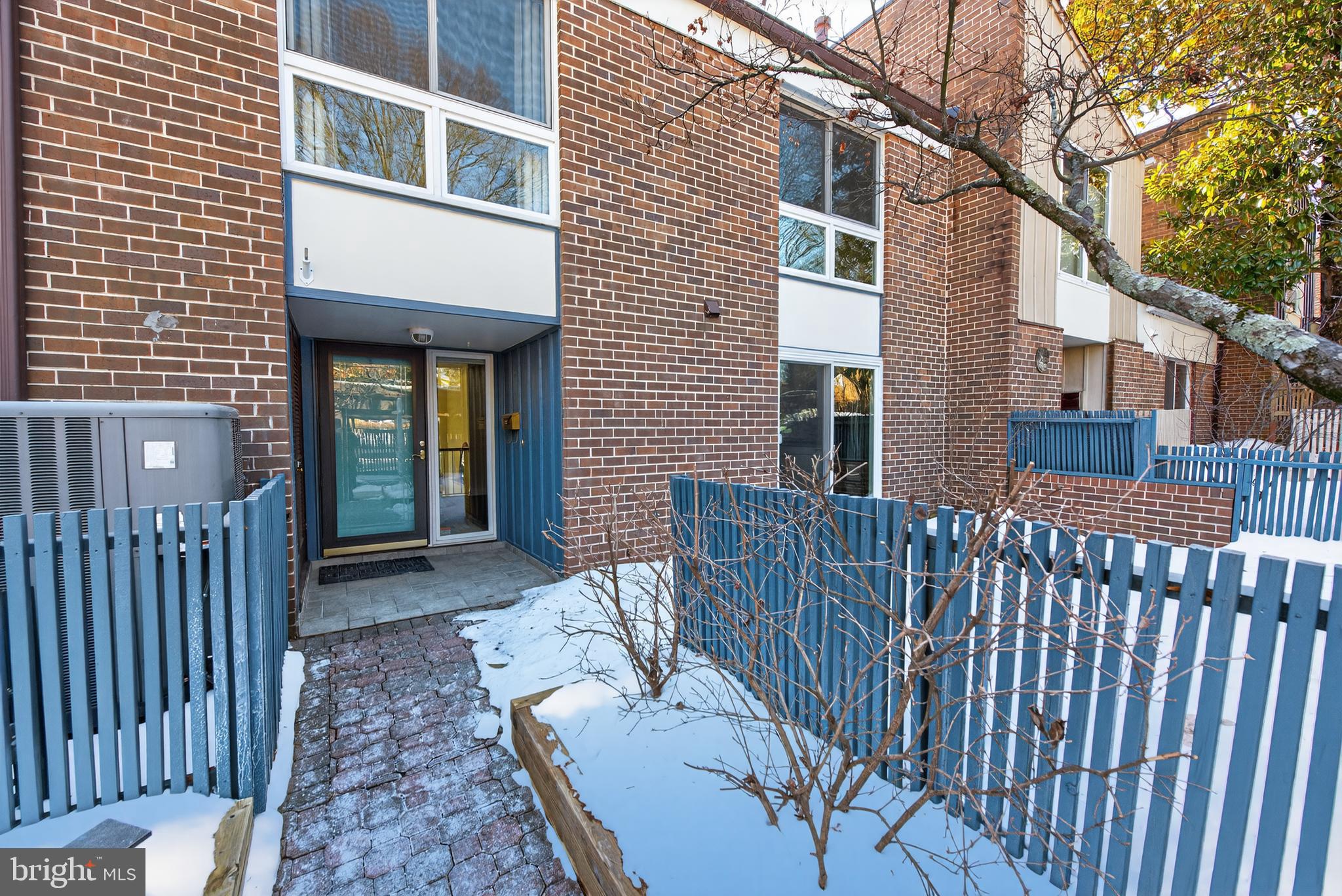 RESTON - Residential