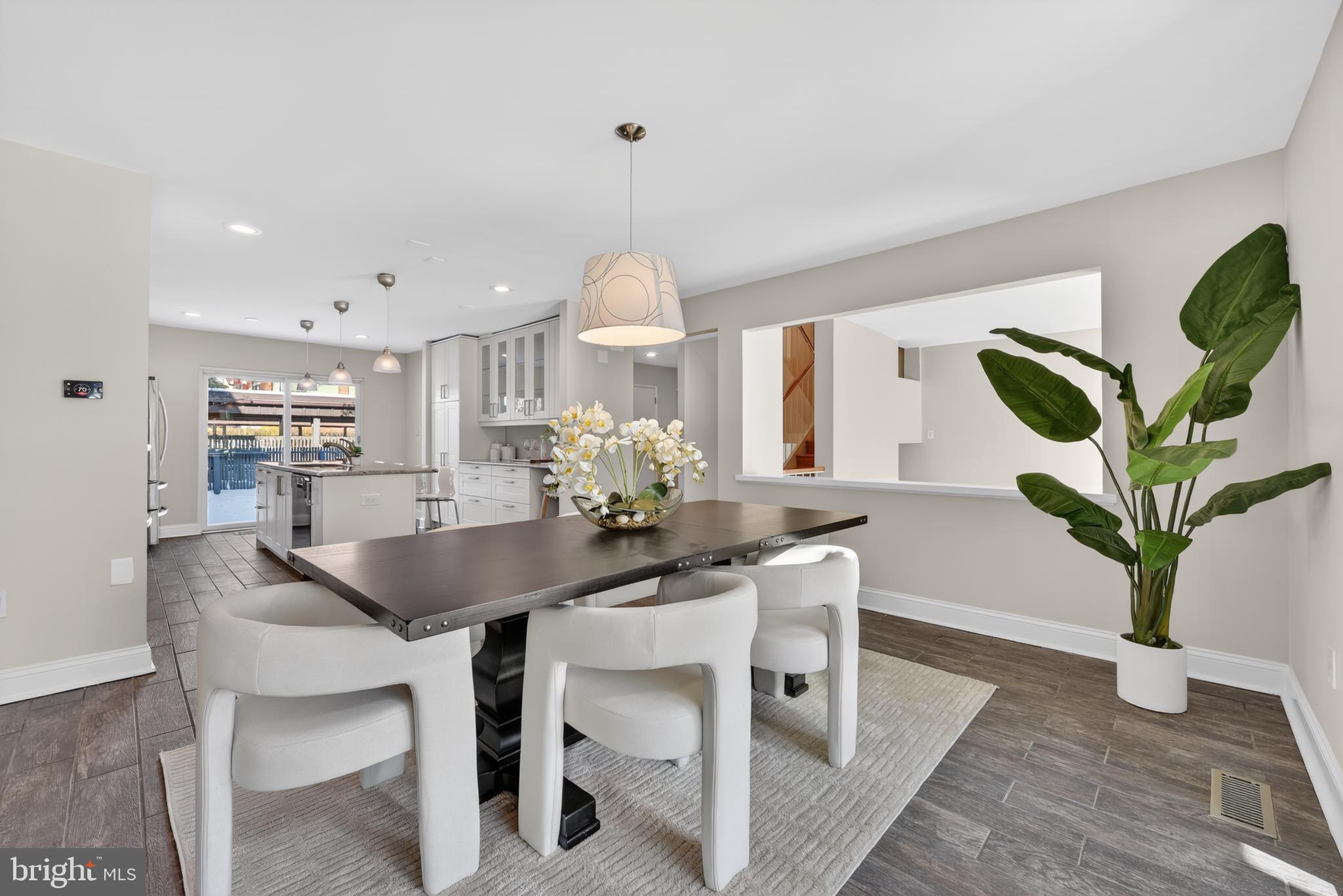 RESTON - Residential