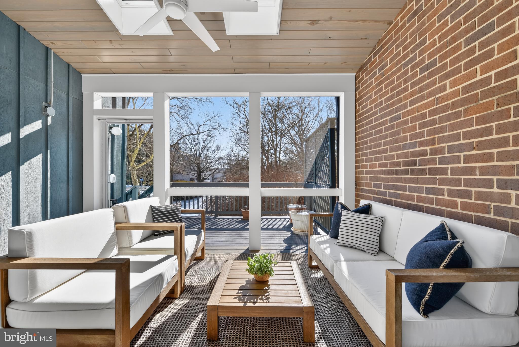 RESTON - Residential