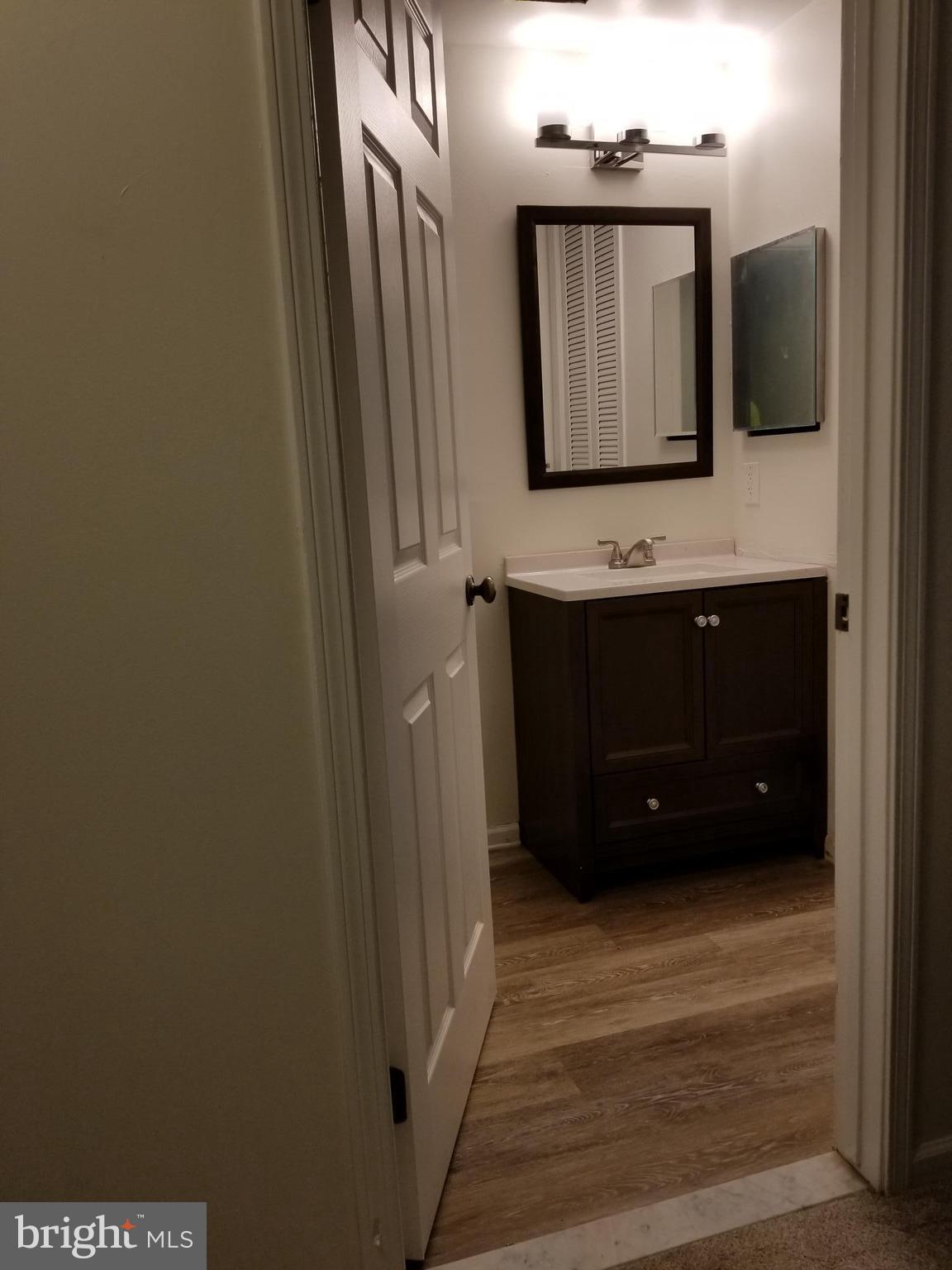 GLEN OAKS - Residential Lease