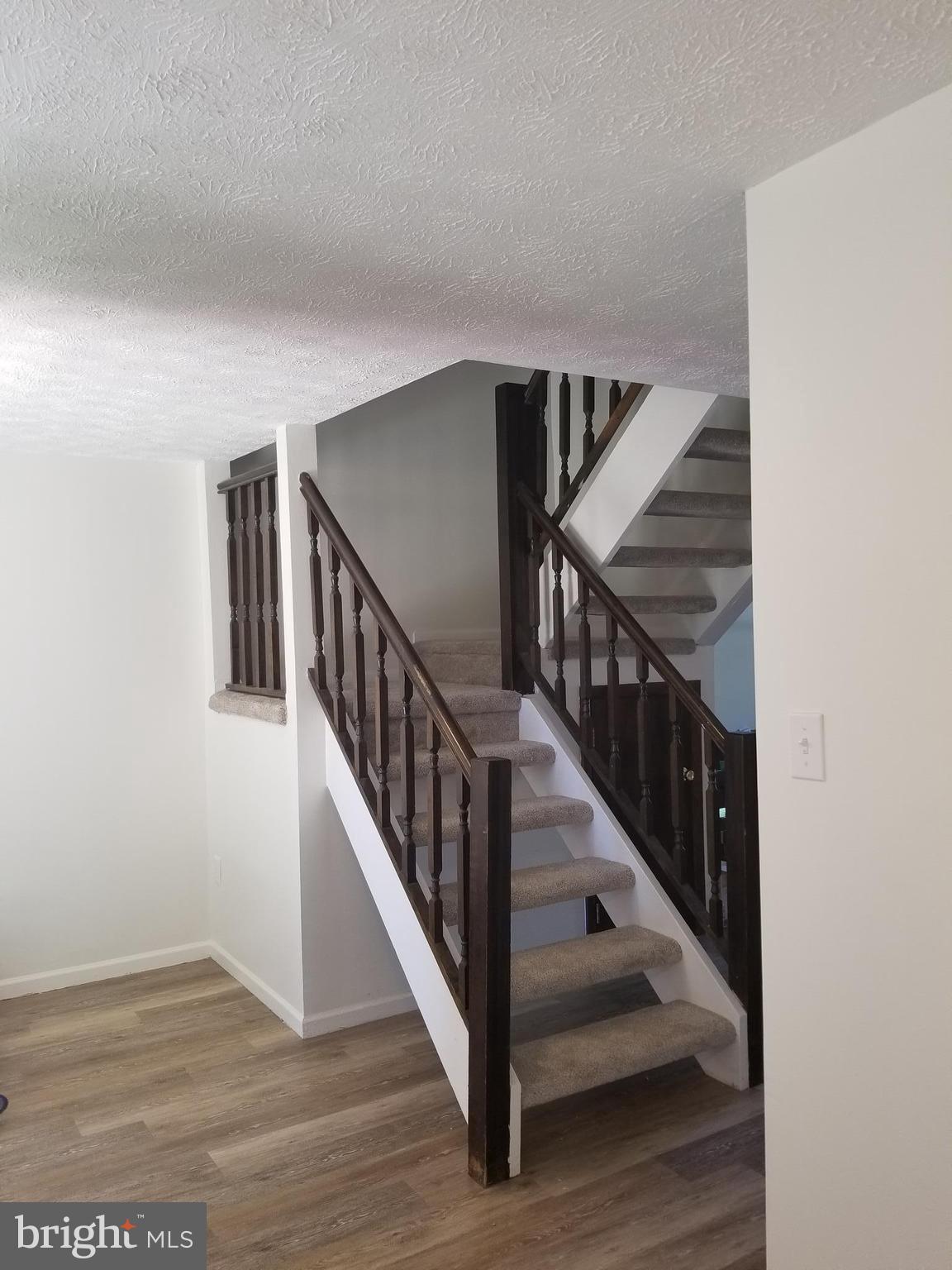 GLEN OAKS - Residential Lease