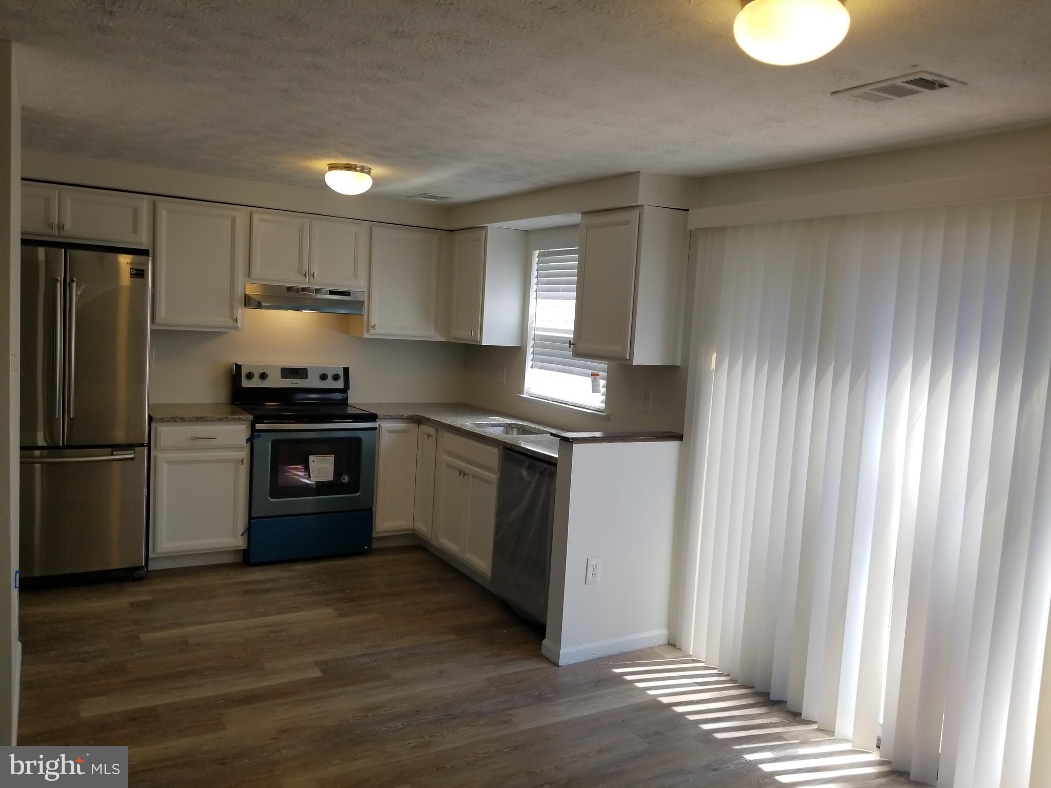 GLEN OAKS - Residential Lease