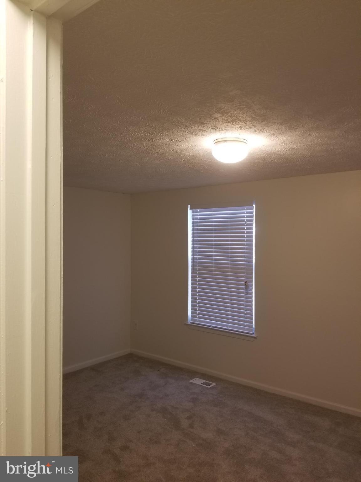 GLEN OAKS - Residential Lease