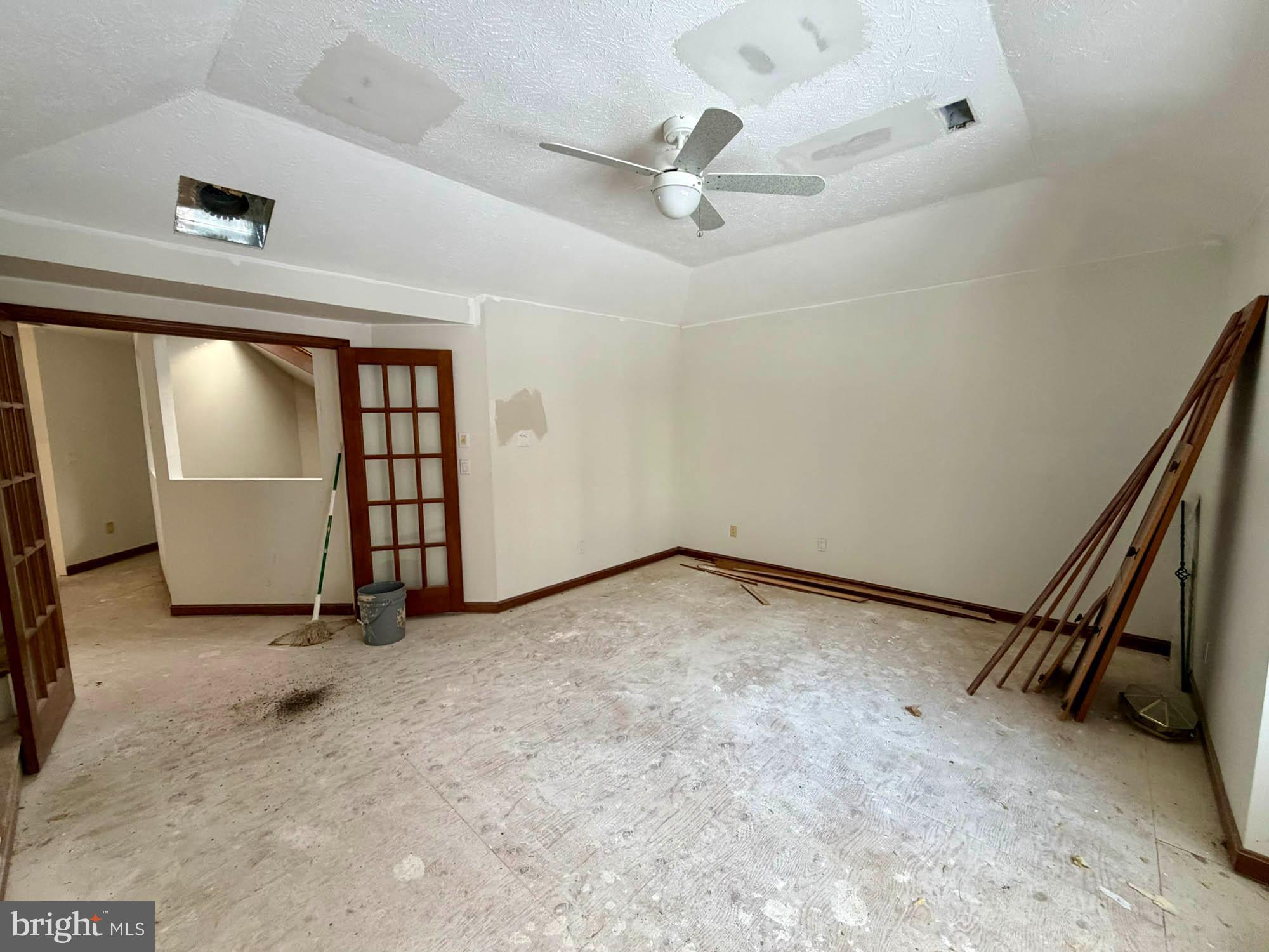 MILLERSVILLE - Residential