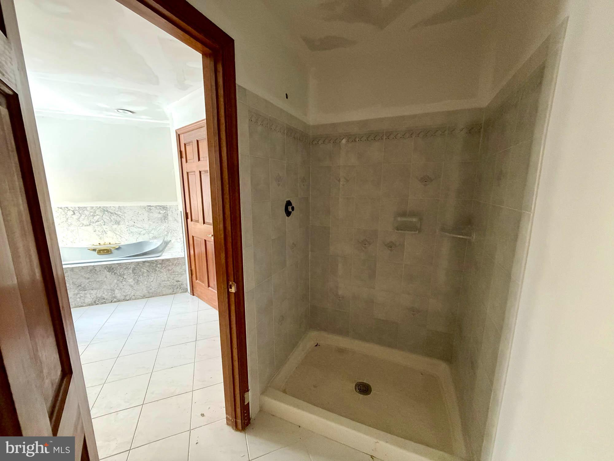 MILLERSVILLE - Residential