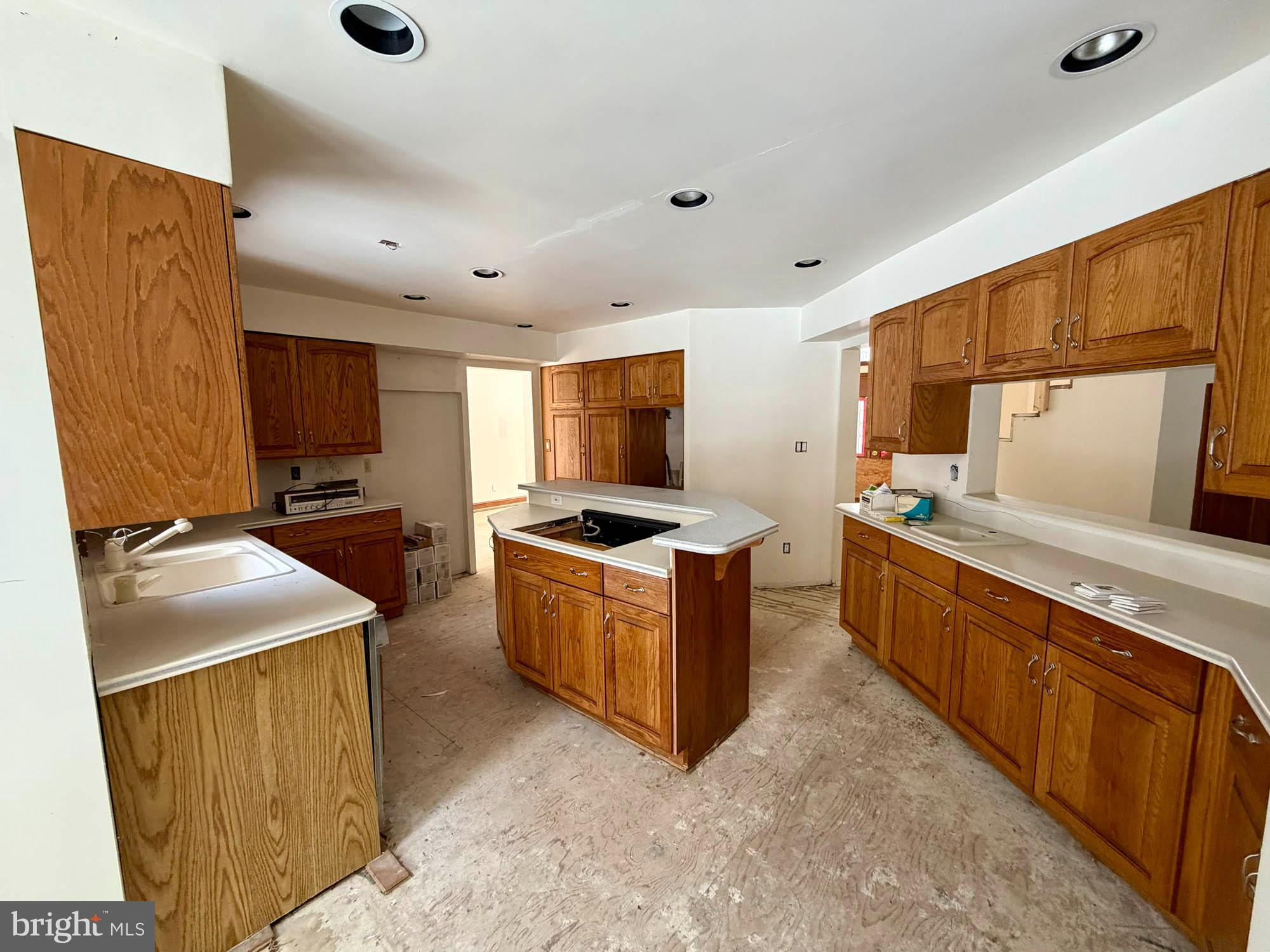 MILLERSVILLE - Residential