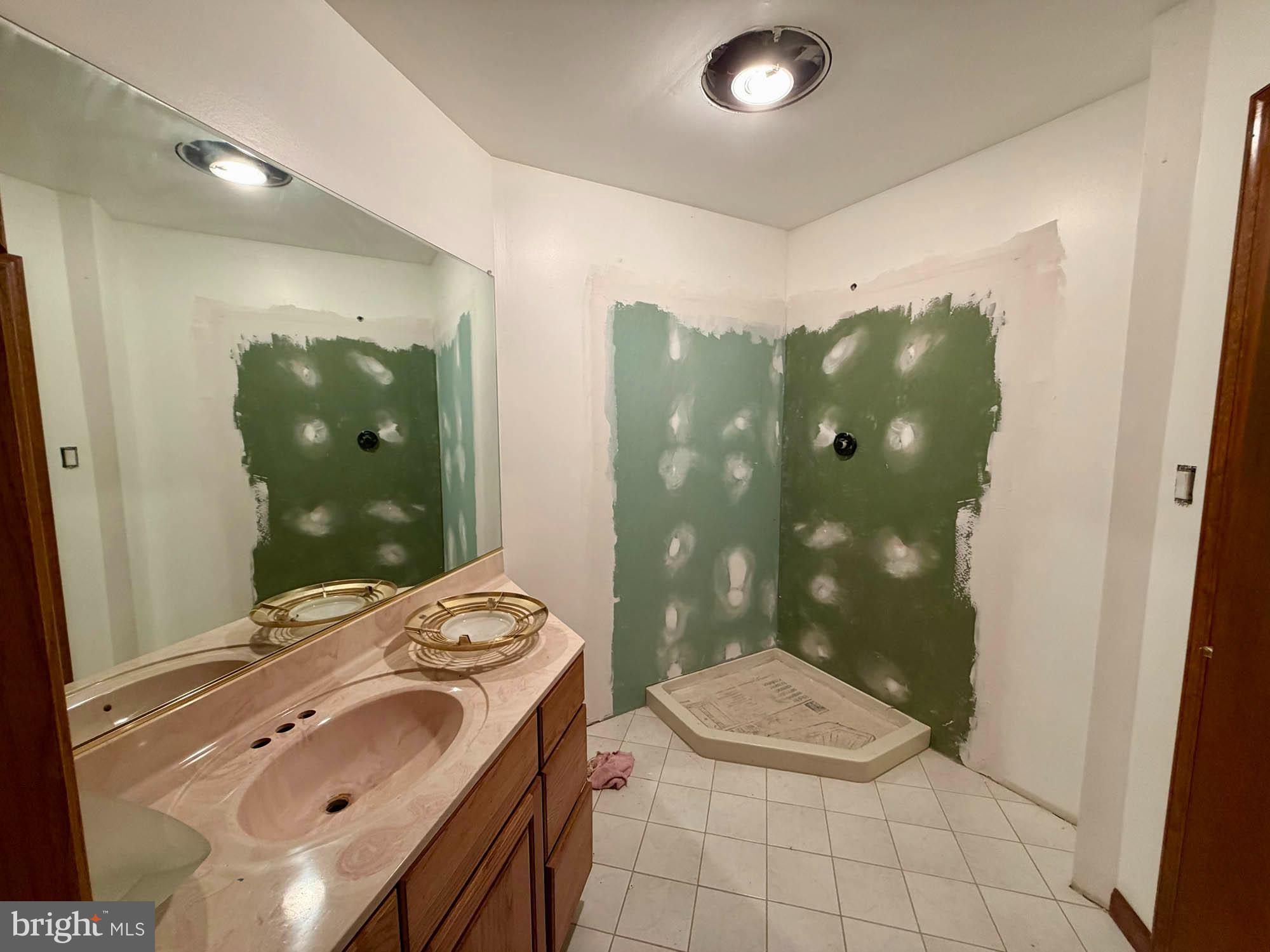 MILLERSVILLE - Residential