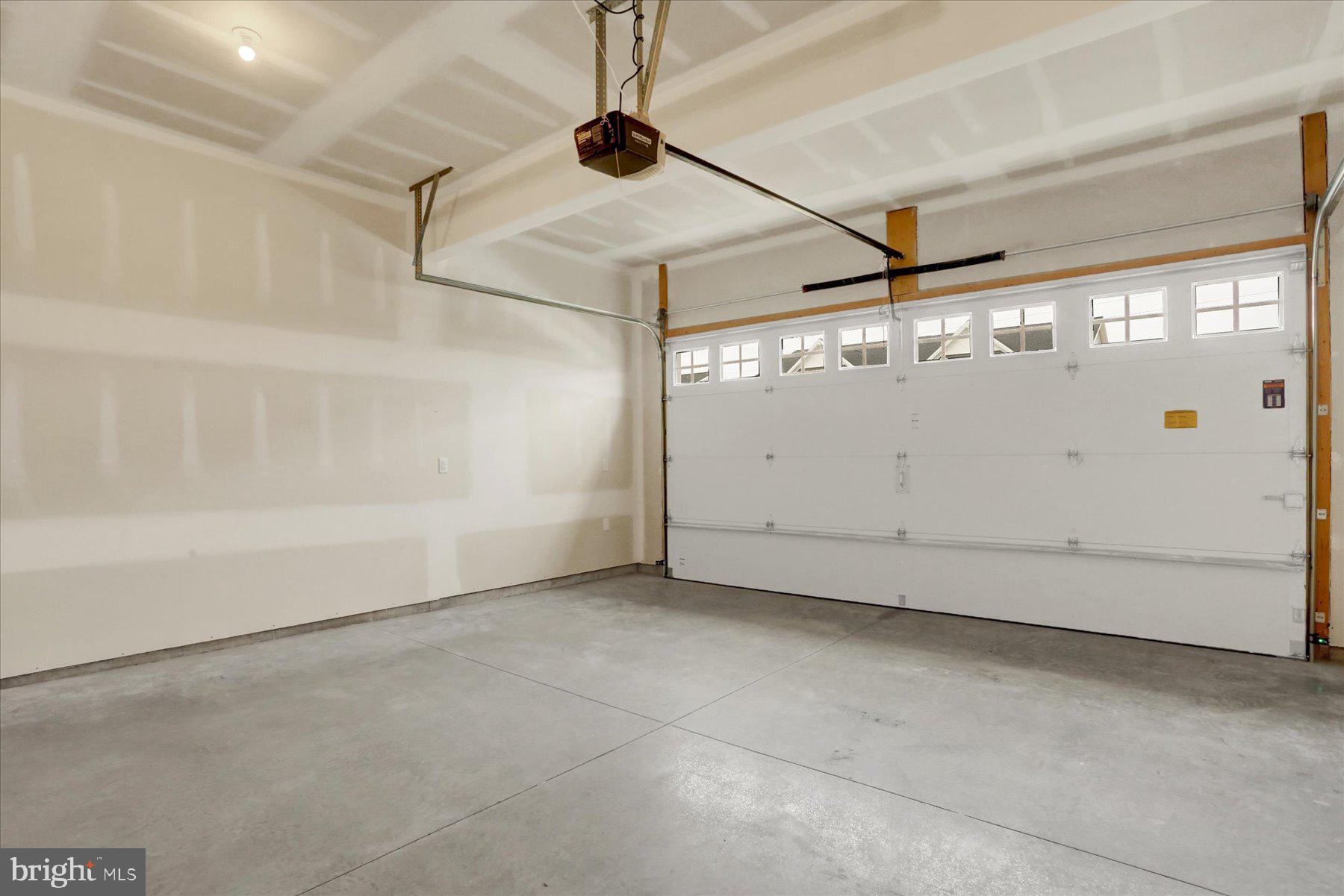 AUTUMN CHASE - Residential