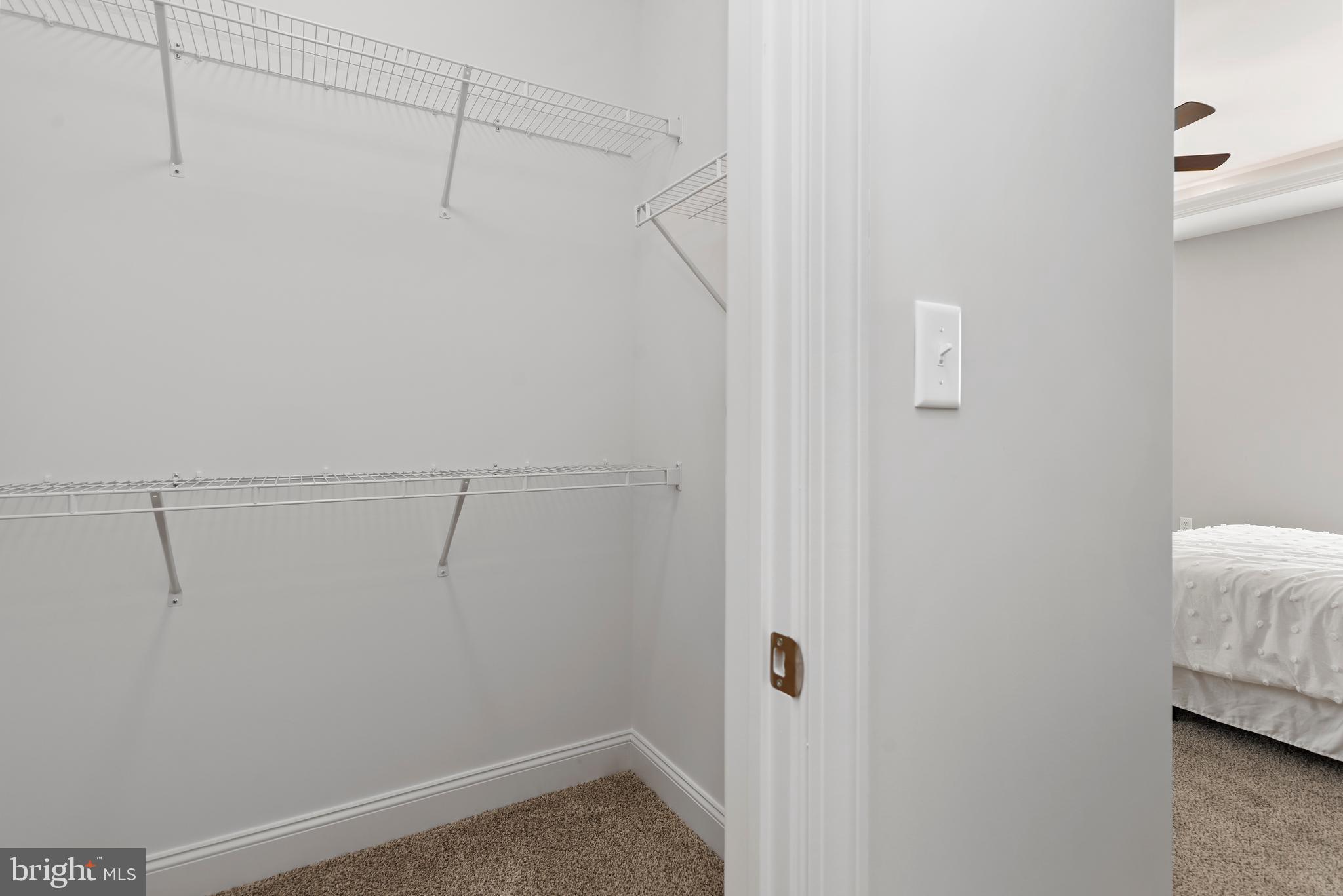 AUTUMN CHASE - Residential