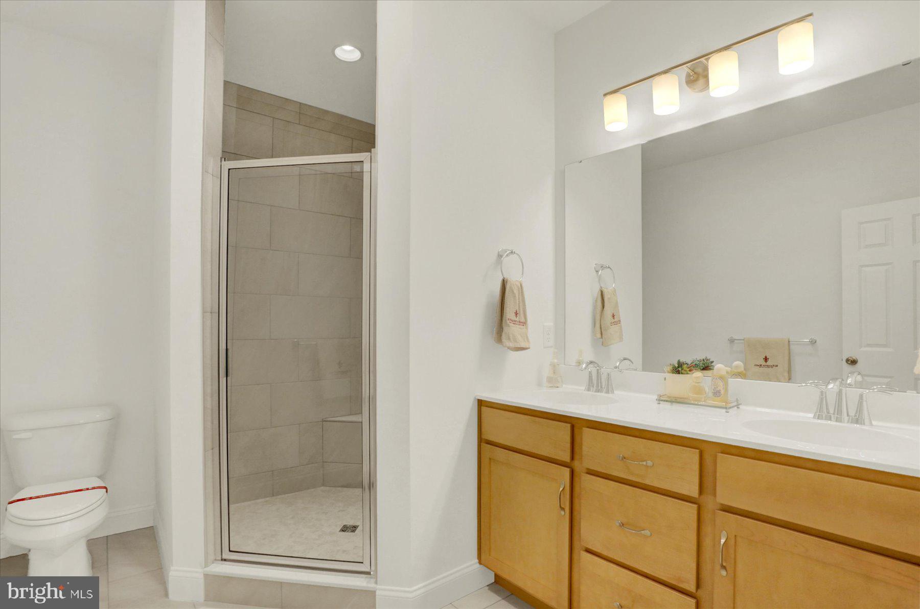 AUTUMN CHASE - Residential