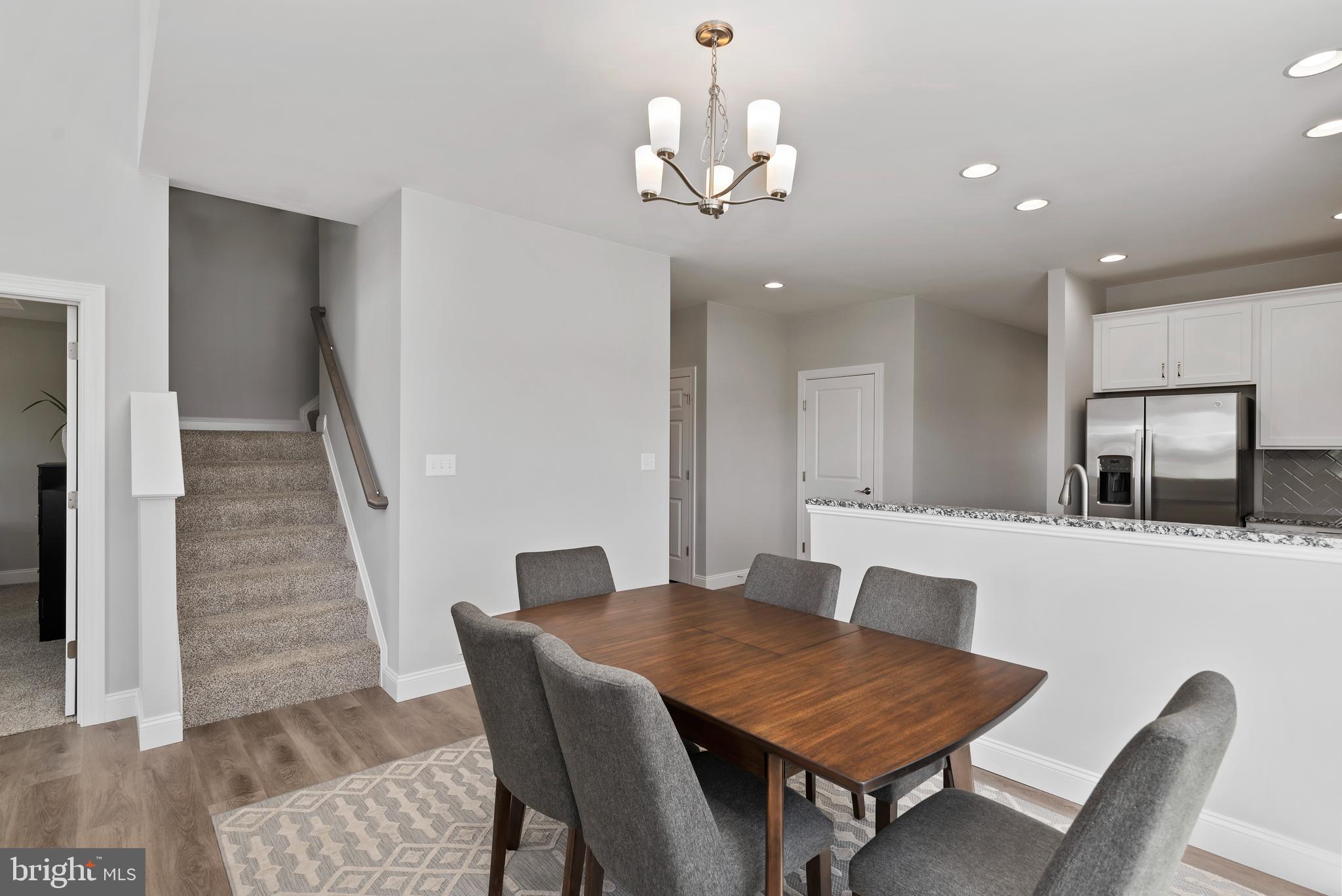 AUTUMN CHASE - Residential