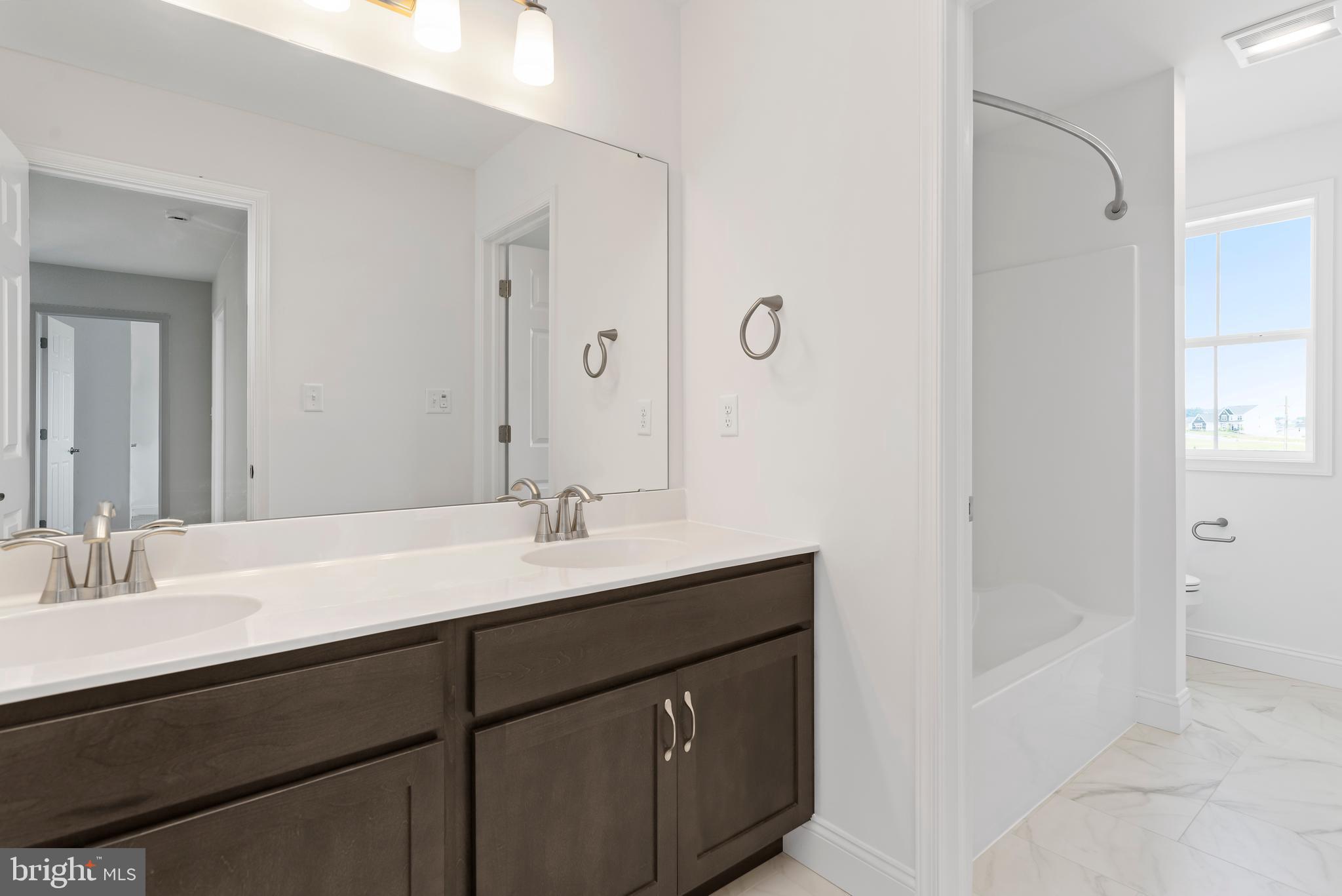 AUTUMN CHASE - Residential