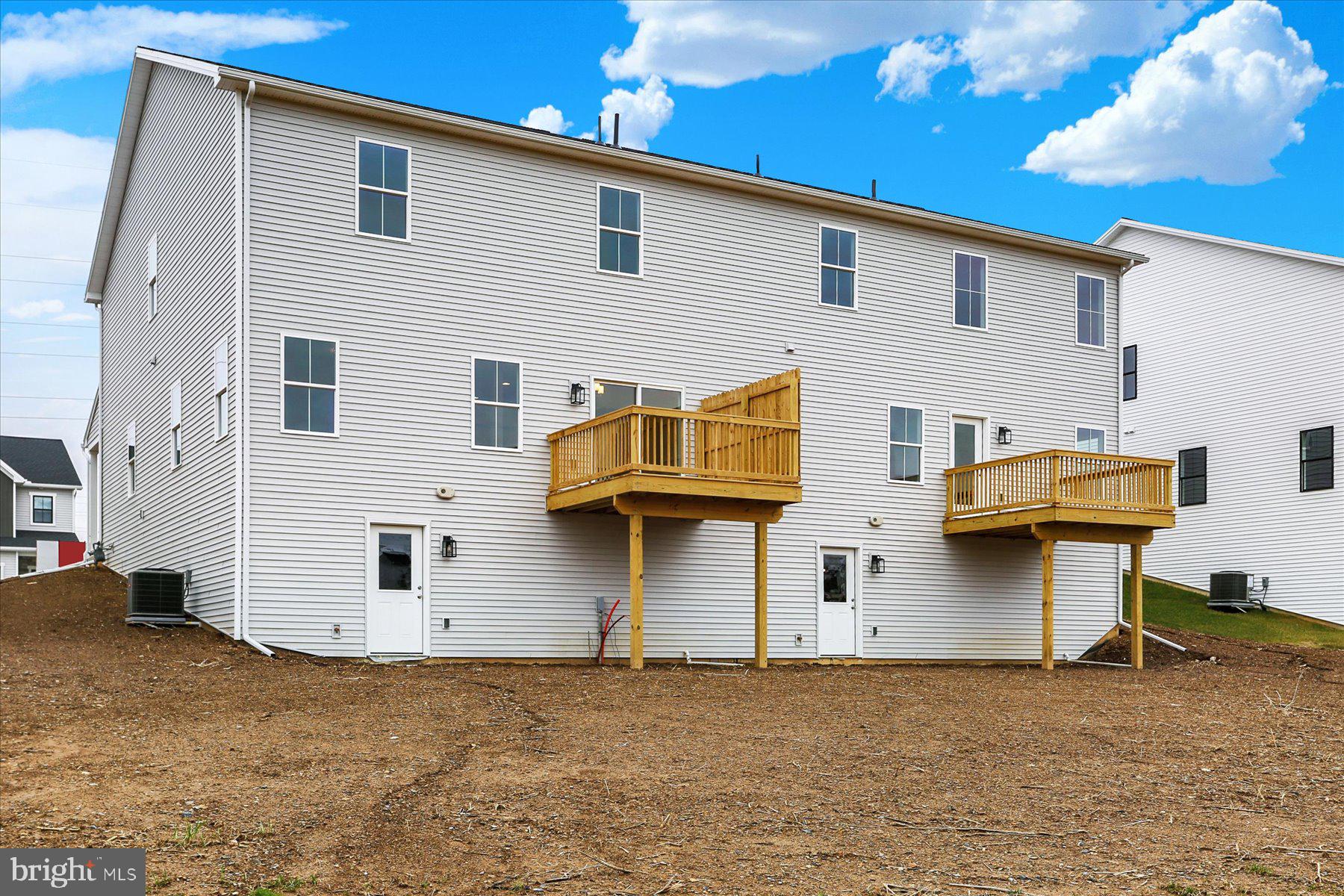 AUTUMN CHASE - Residential