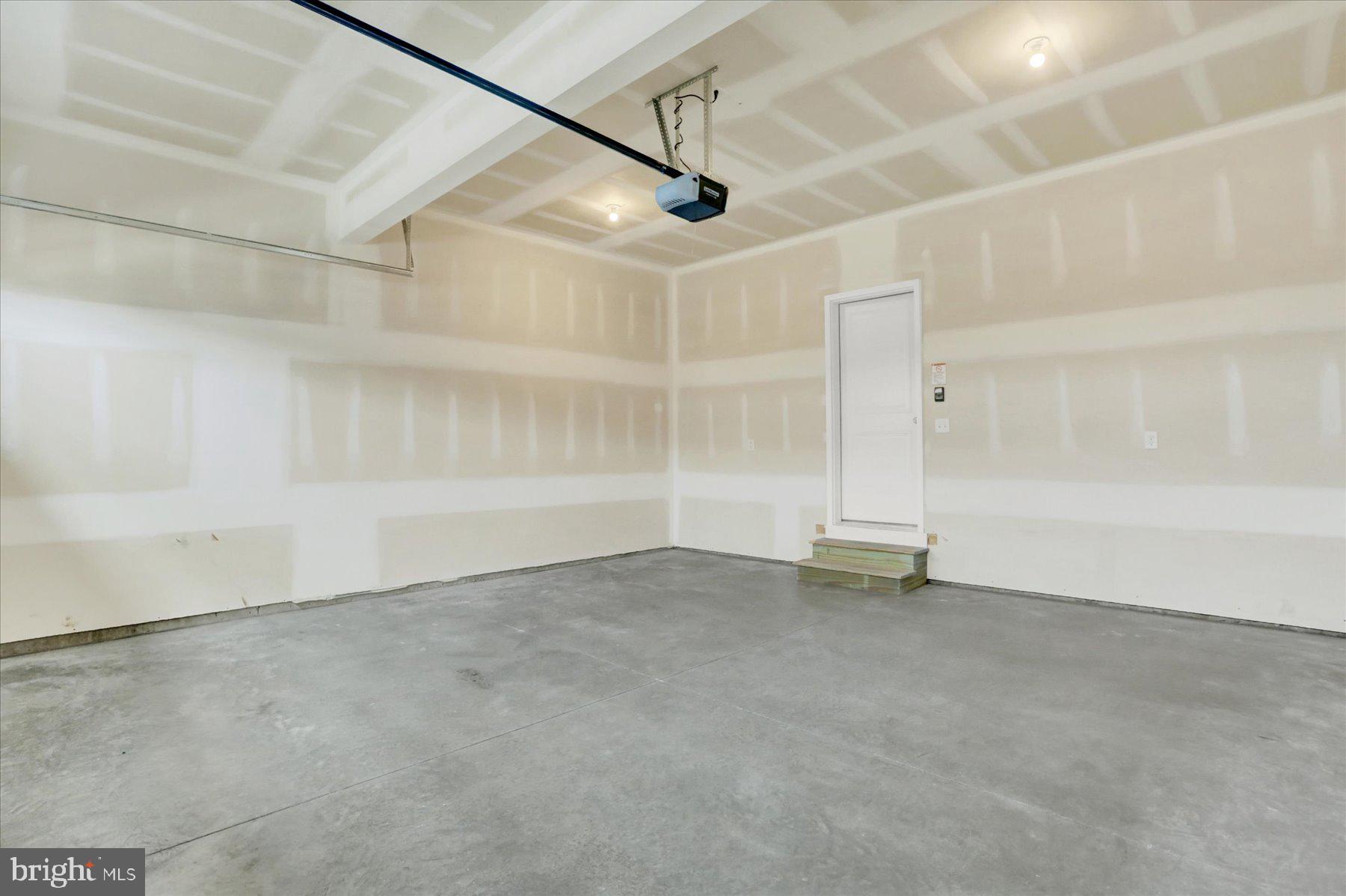 AUTUMN CHASE - Residential