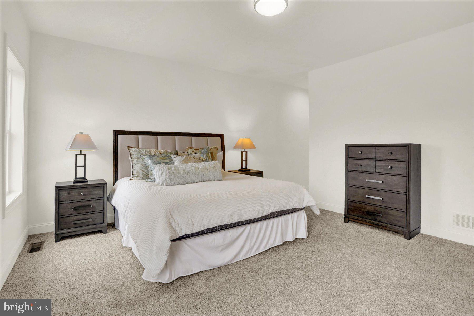 AUTUMN CHASE - Residential