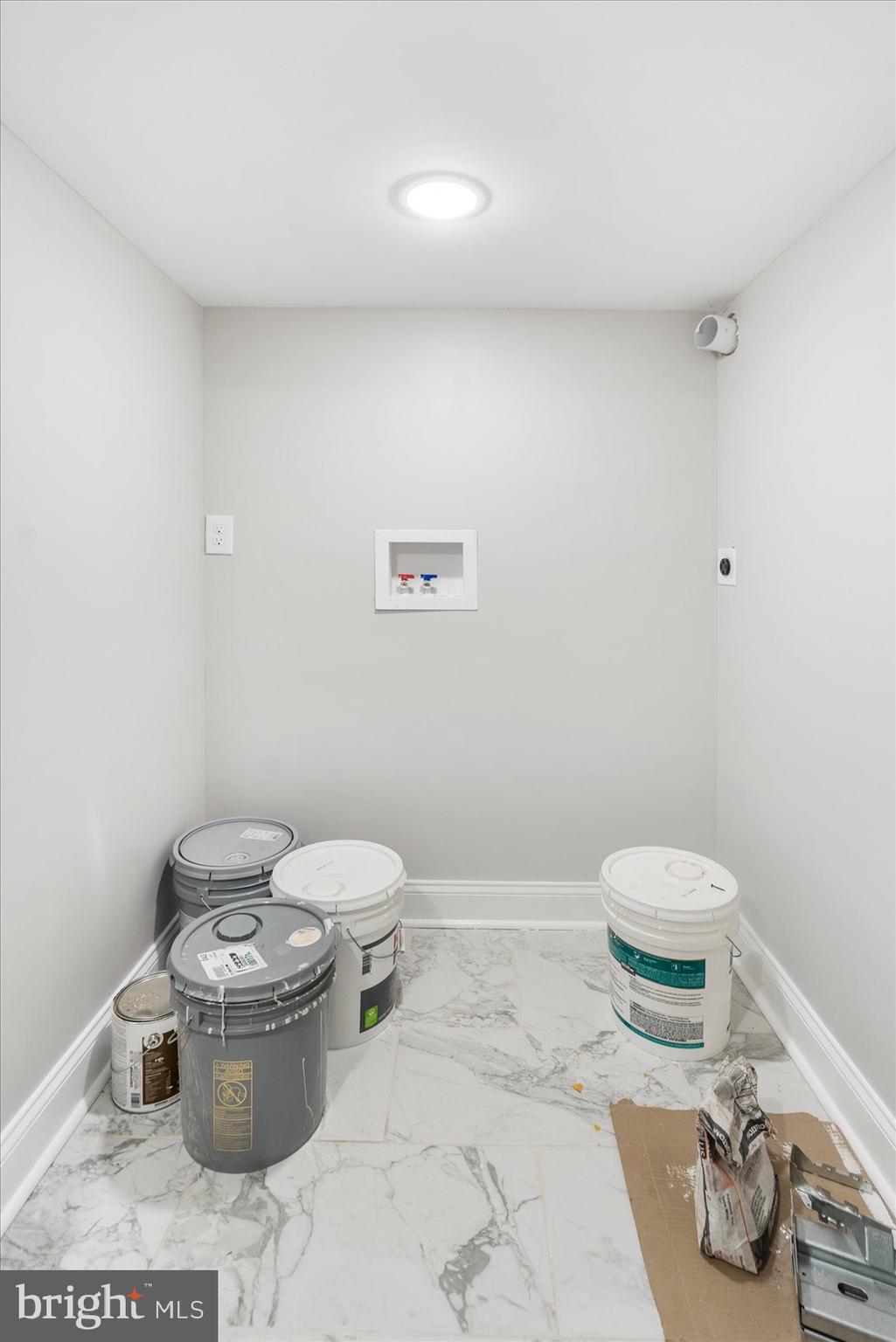 MONDAWMIN - Residential