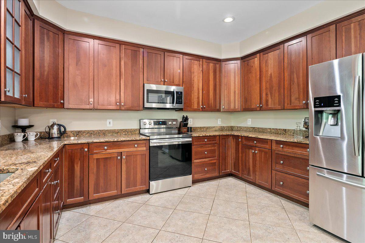 RIVER BEND - Residential