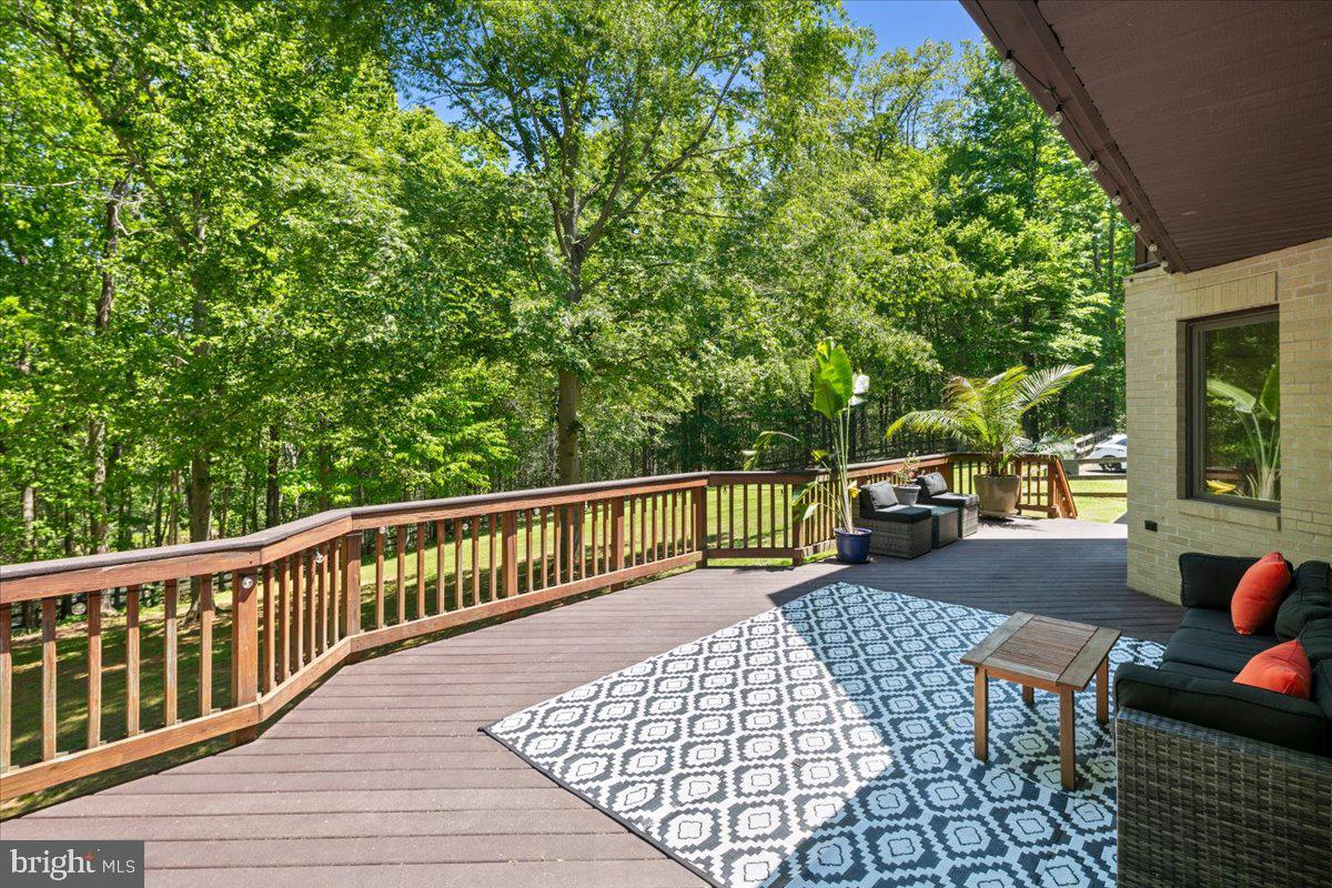 RIVER BEND - Residential