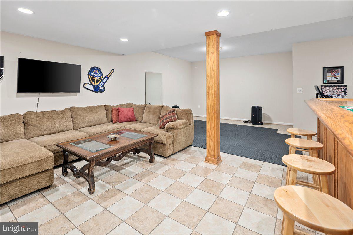 RIVER BEND - Residential