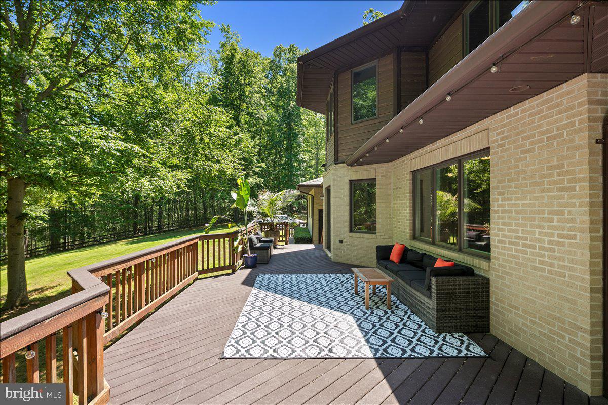 RIVER BEND - Residential