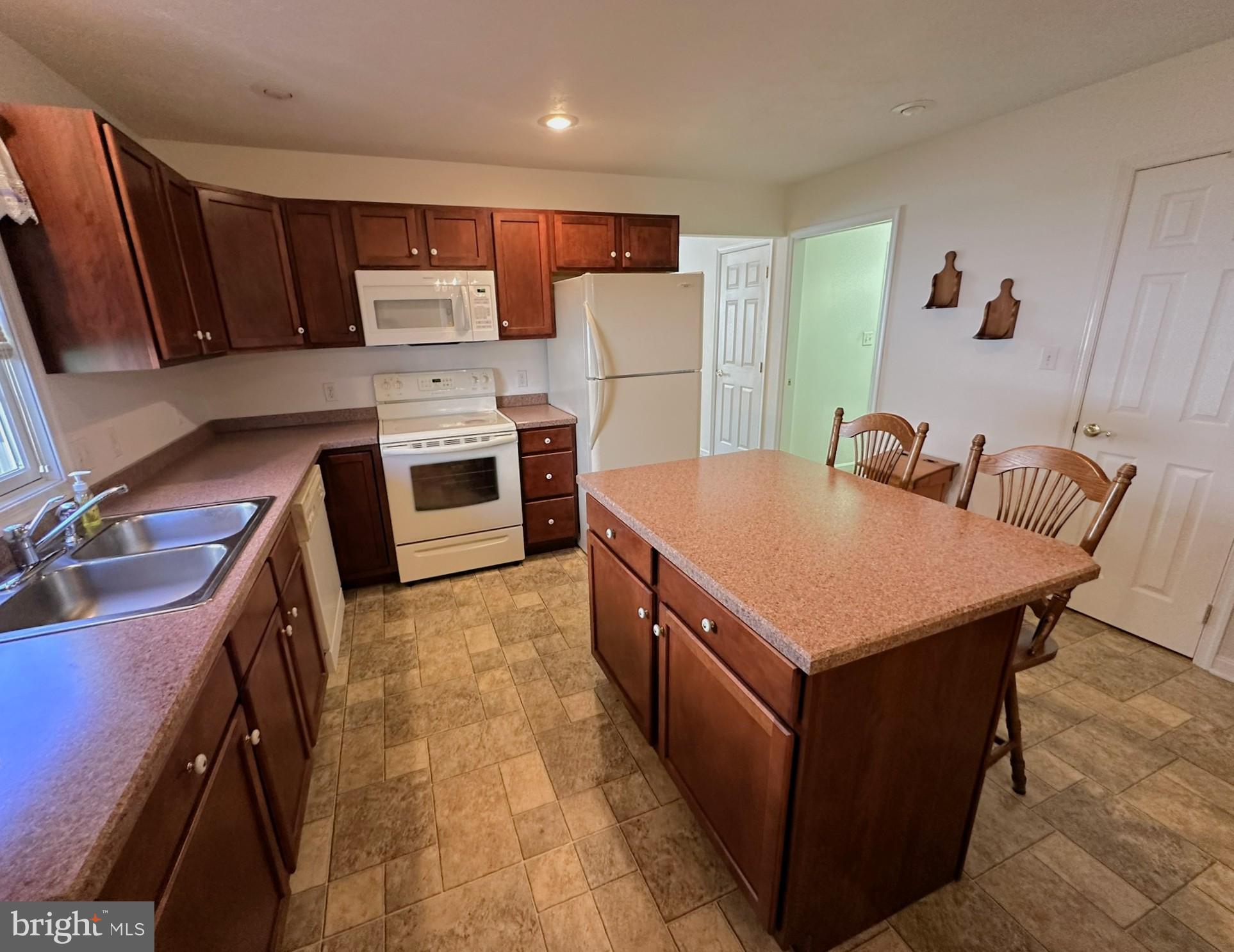 525 PARKVIEW LANE 113