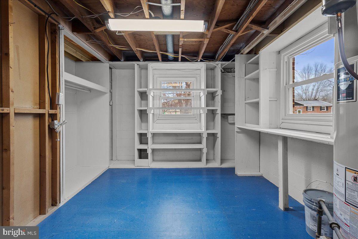 CRESTVIEW MANOR - Residential