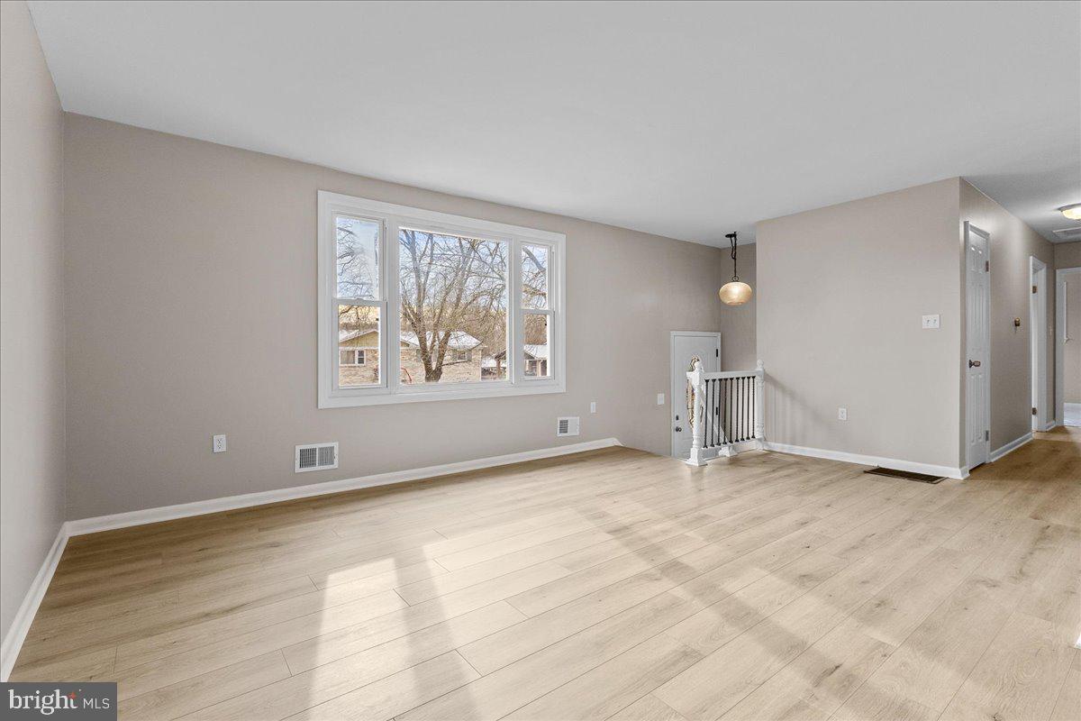 CRESTVIEW MANOR - Residential