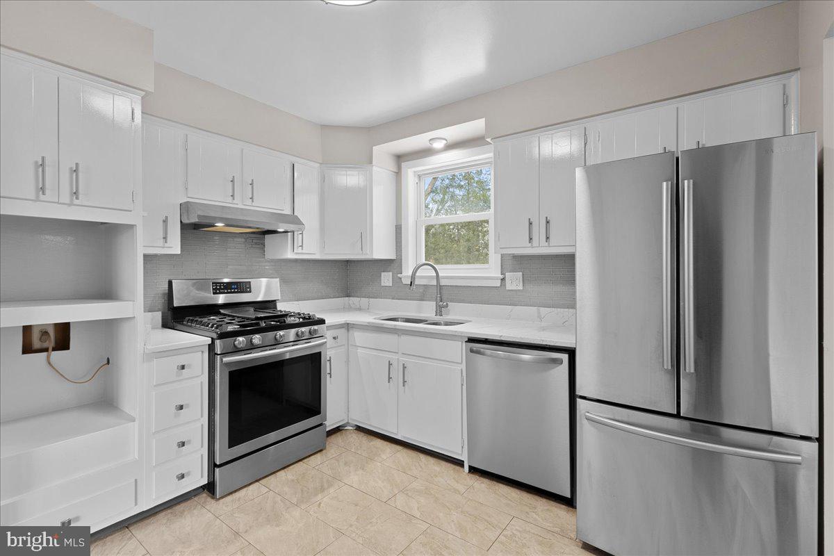 CRESTVIEW MANOR - Residential