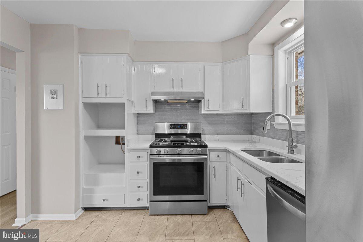 CRESTVIEW MANOR - Residential