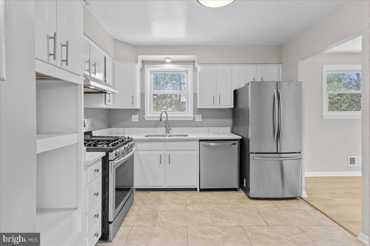 CRESTVIEW MANOR - Residential