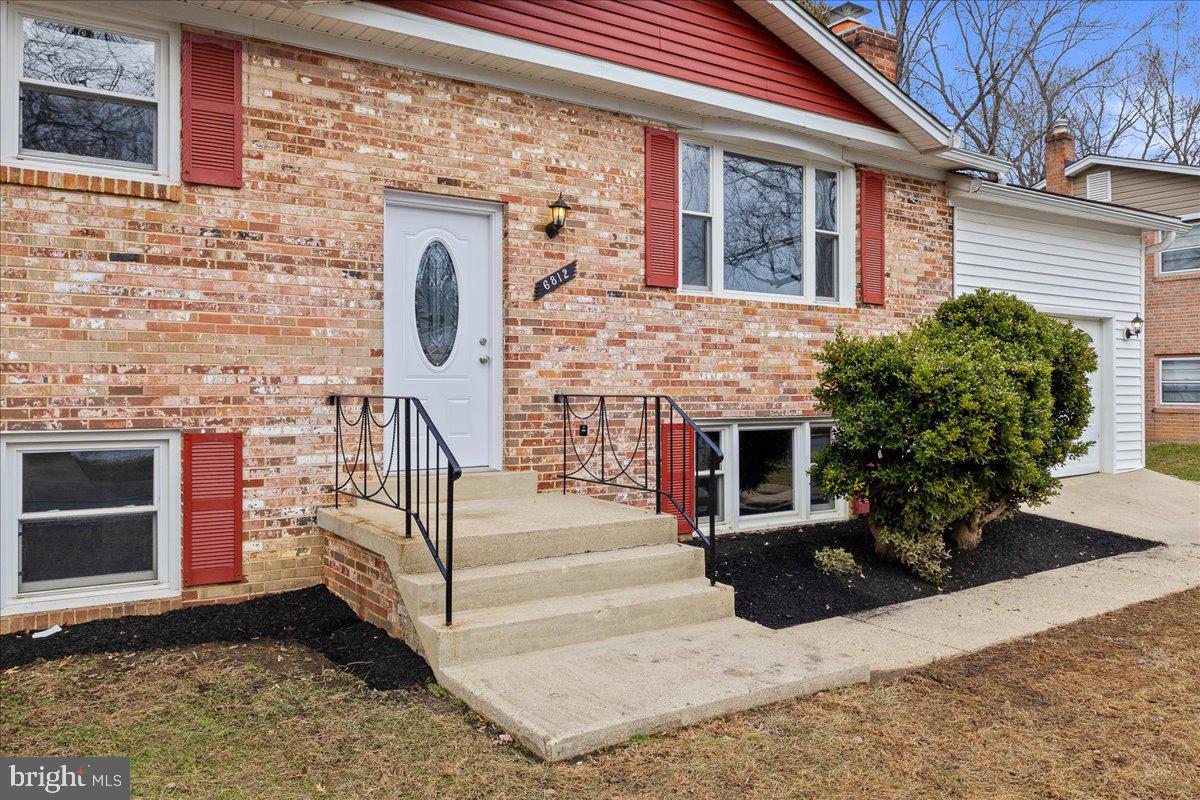 CRESTVIEW MANOR - Residential