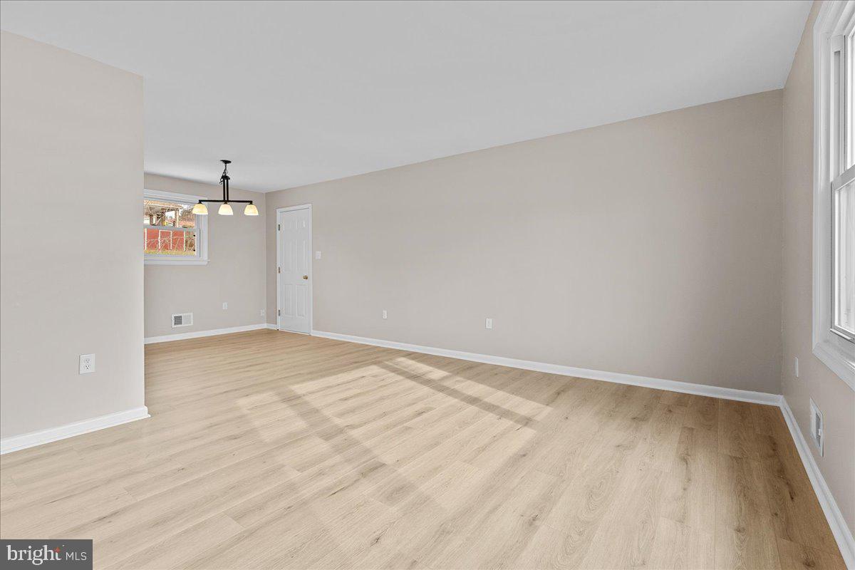 CRESTVIEW MANOR - Residential