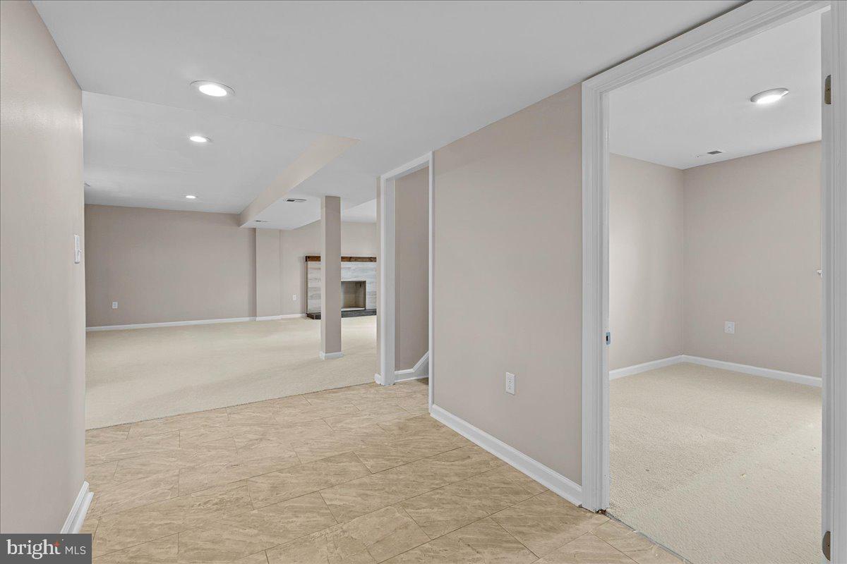 CRESTVIEW MANOR - Residential