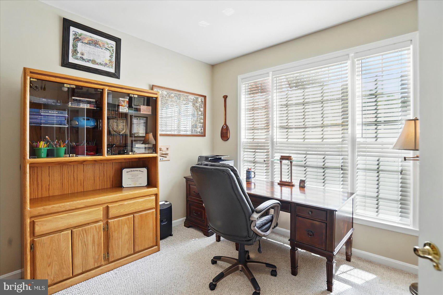 LOCH HAVEN MANOR - Residential