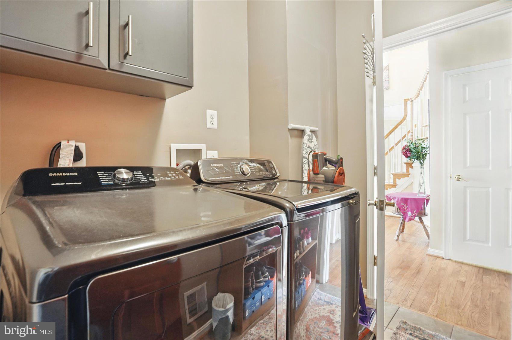 LOCH HAVEN MANOR - Residential