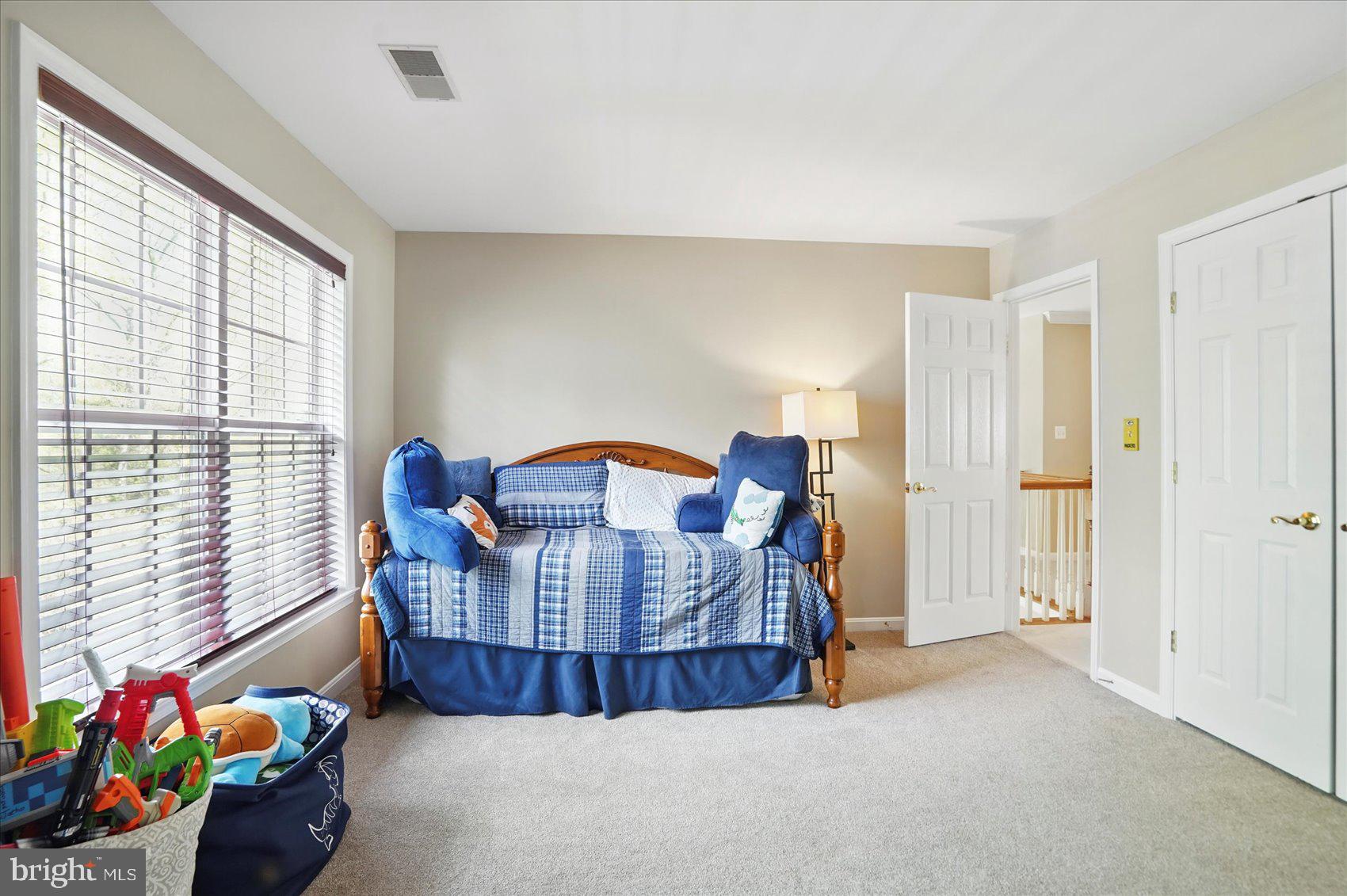 LOCH HAVEN MANOR - Residential