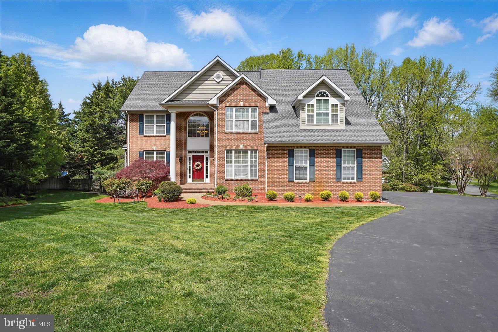 LOCH HAVEN MANOR - Residential