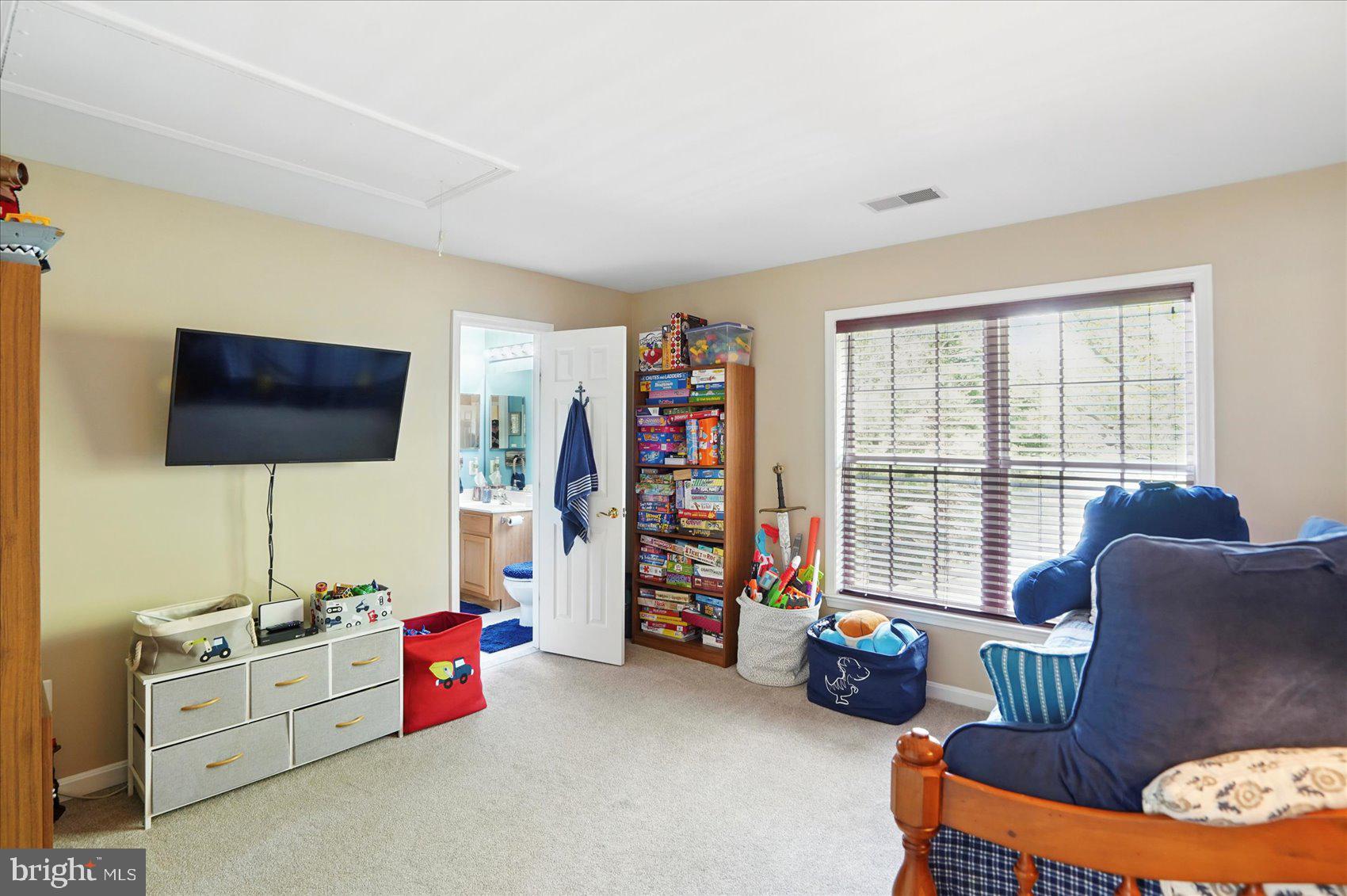 LOCH HAVEN MANOR - Residential