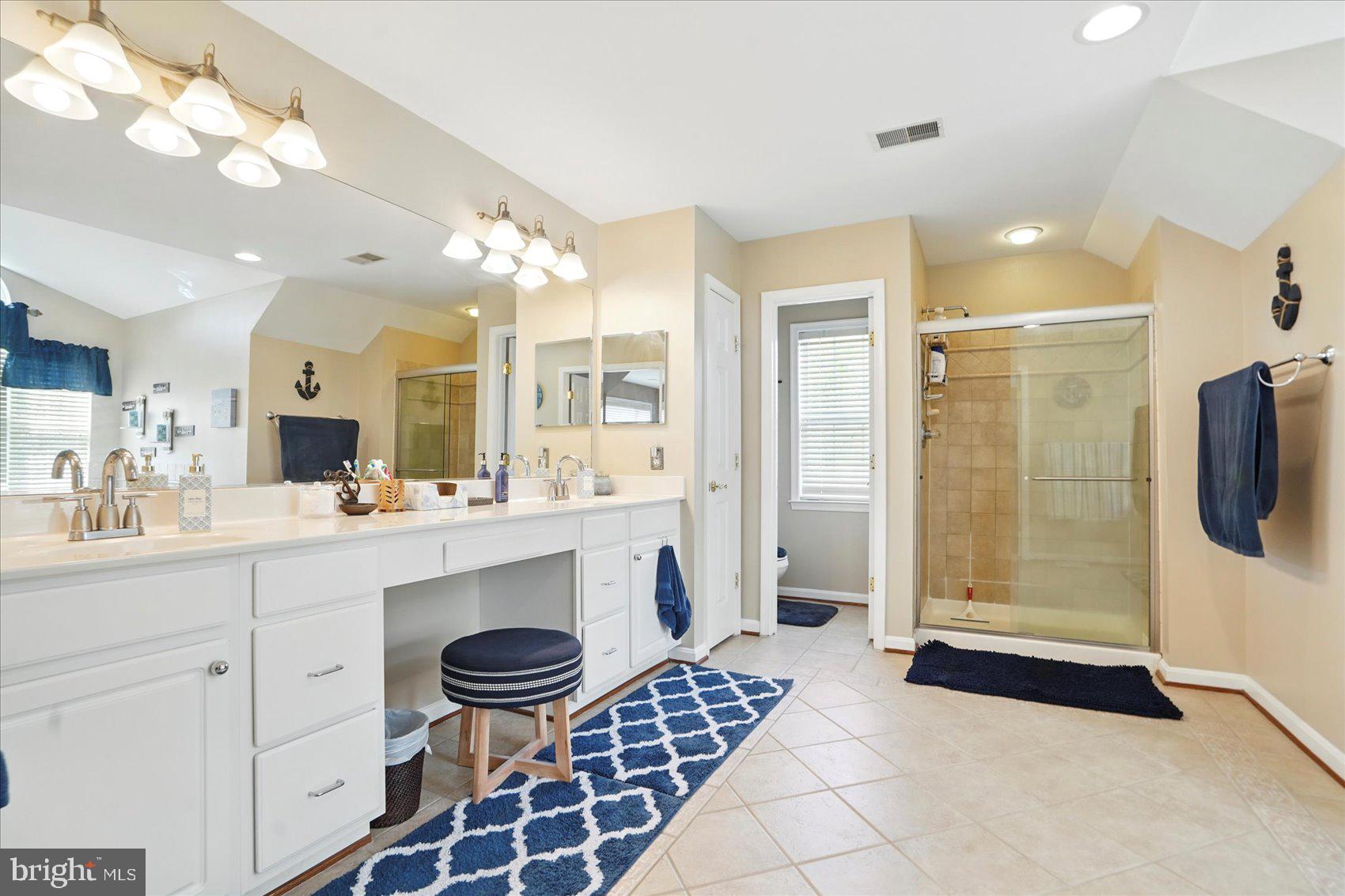 LOCH HAVEN MANOR - Residential