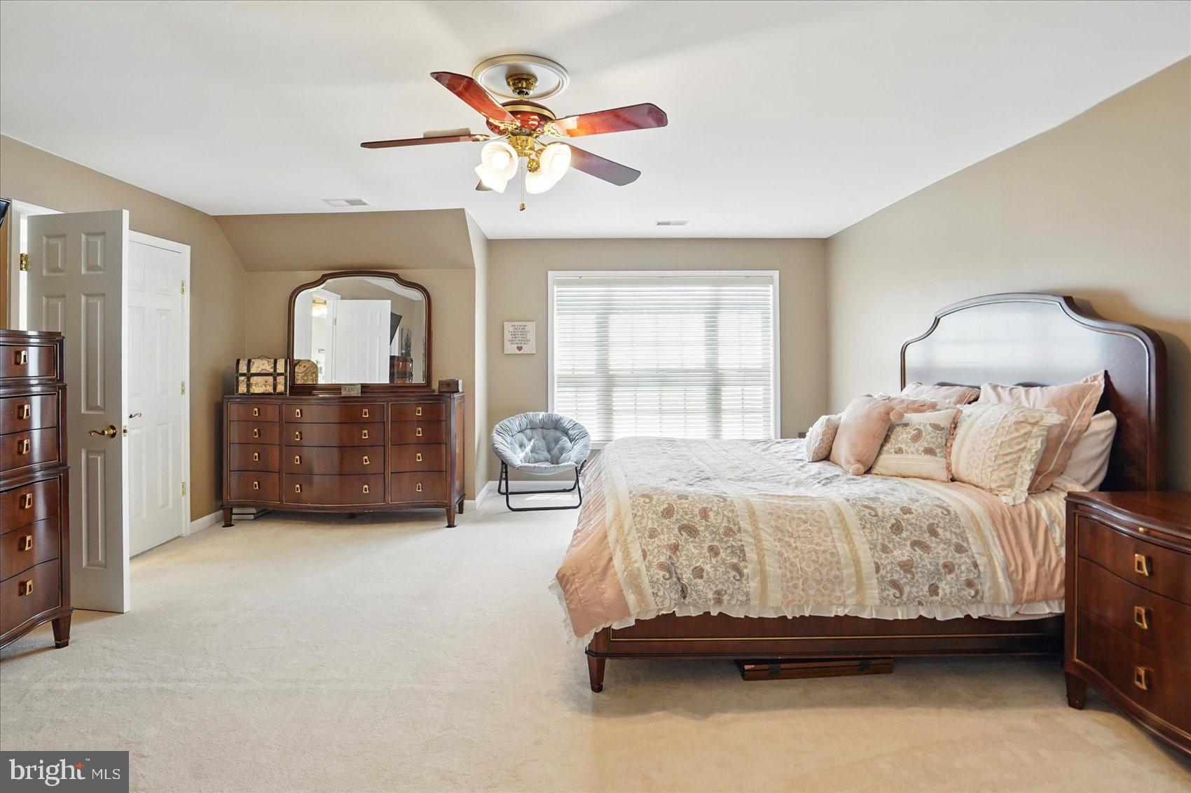 LOCH HAVEN MANOR - Residential