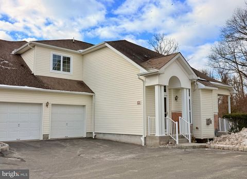 Condo For Sale - 5201 Schindler Dr South Dr<br/> MONMOUTH JUNCTION, NJ 08852