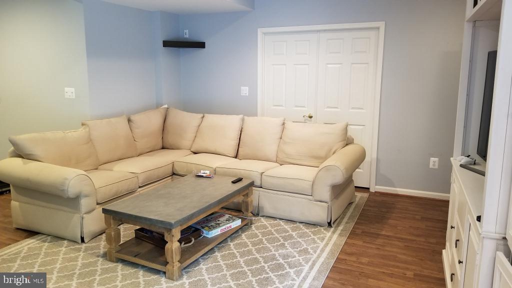 RIVERWALK - Residential Lease