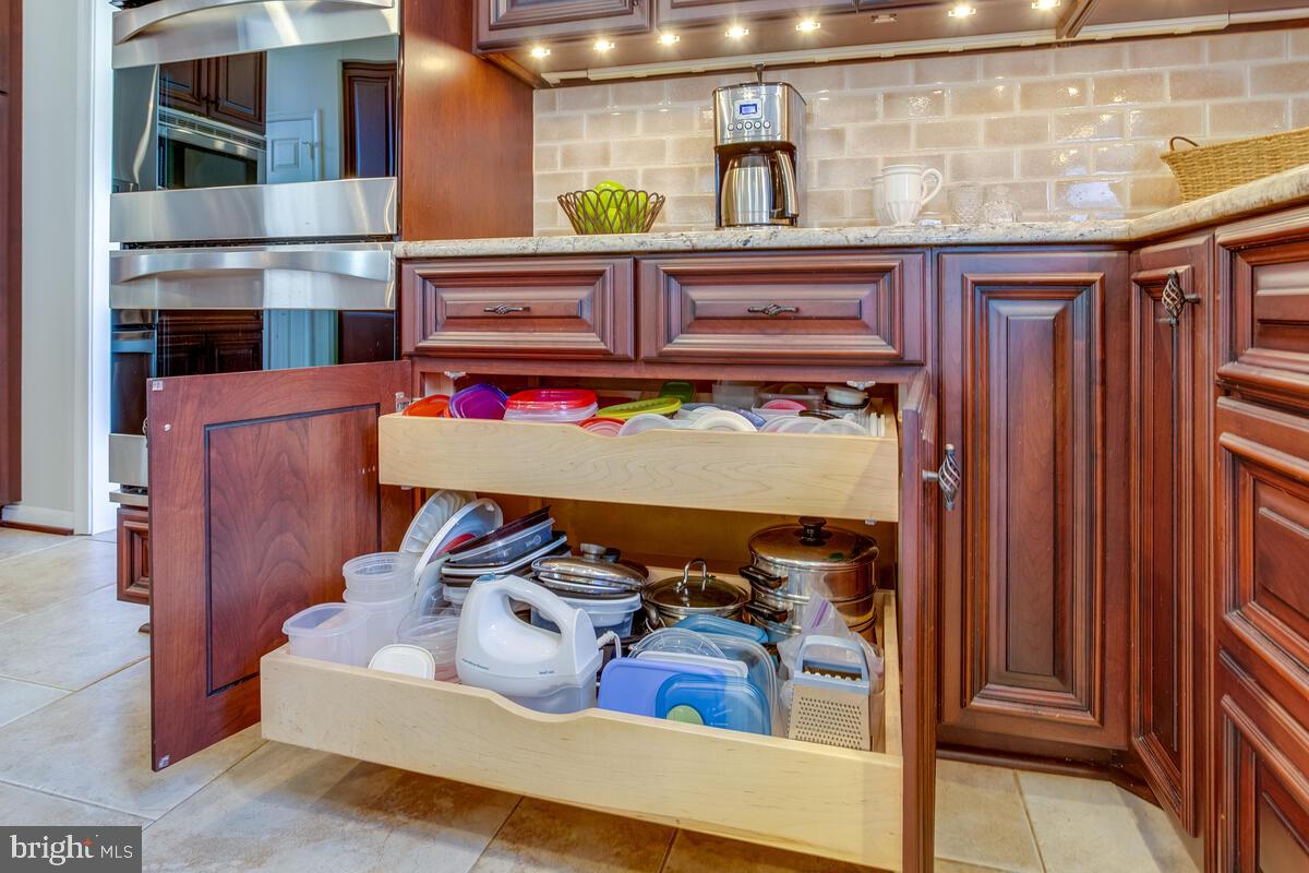 AMBER MEADOWS - Residential