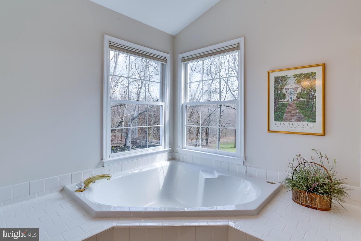 AMBER MEADOWS - Residential