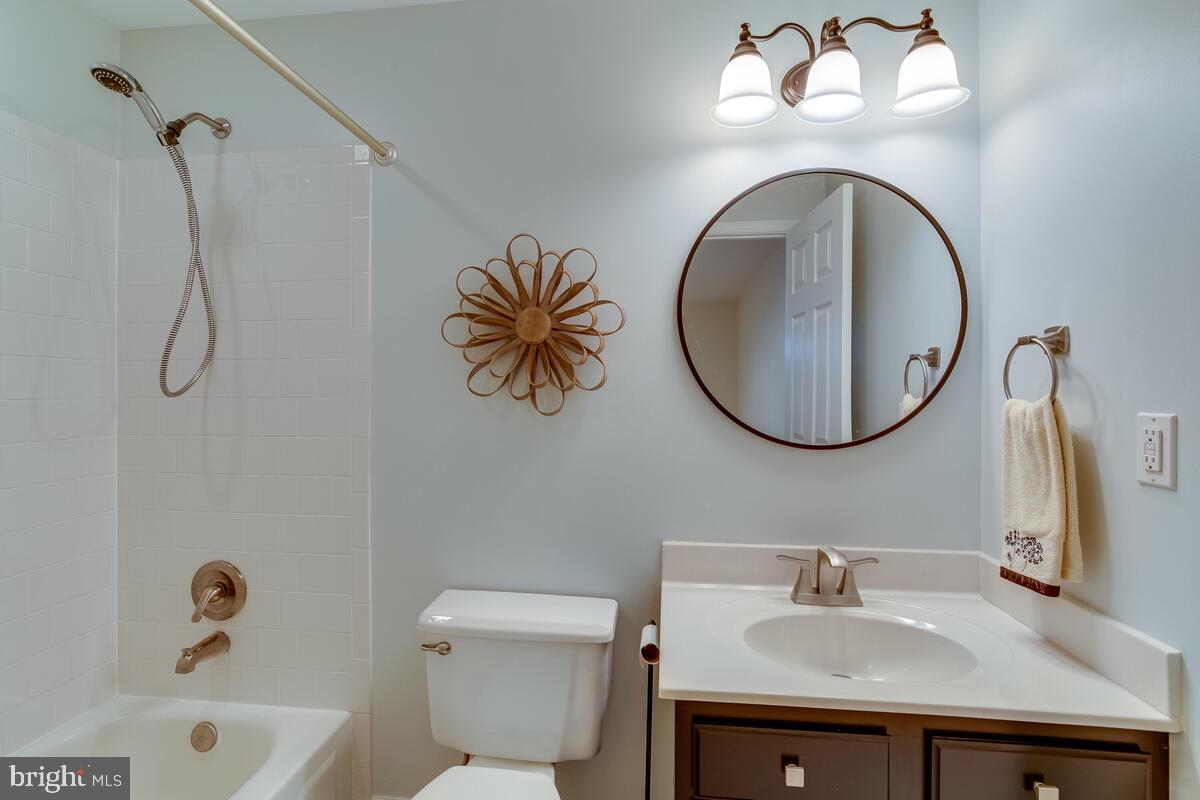 AMBER MEADOWS - Residential