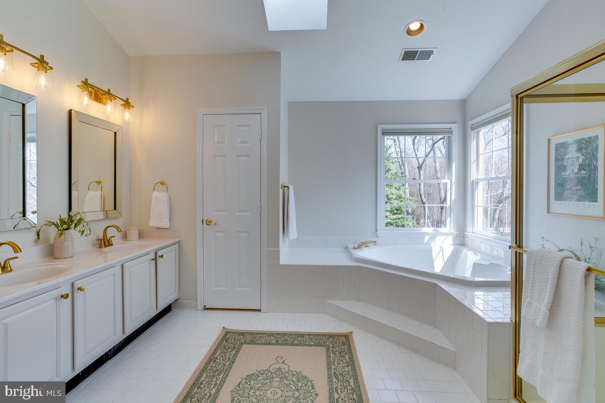 AMBER MEADOWS - Residential