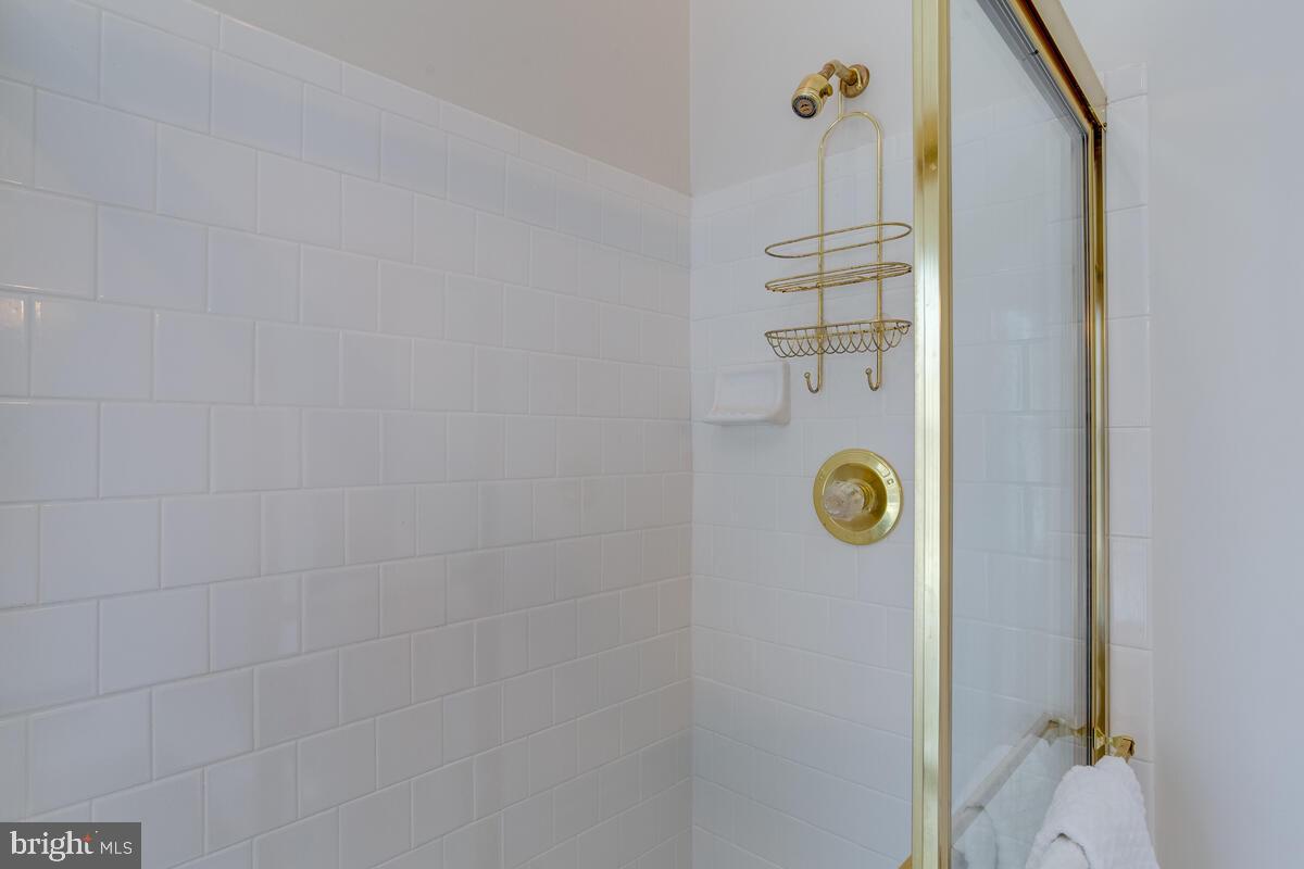 AMBER MEADOWS - Residential