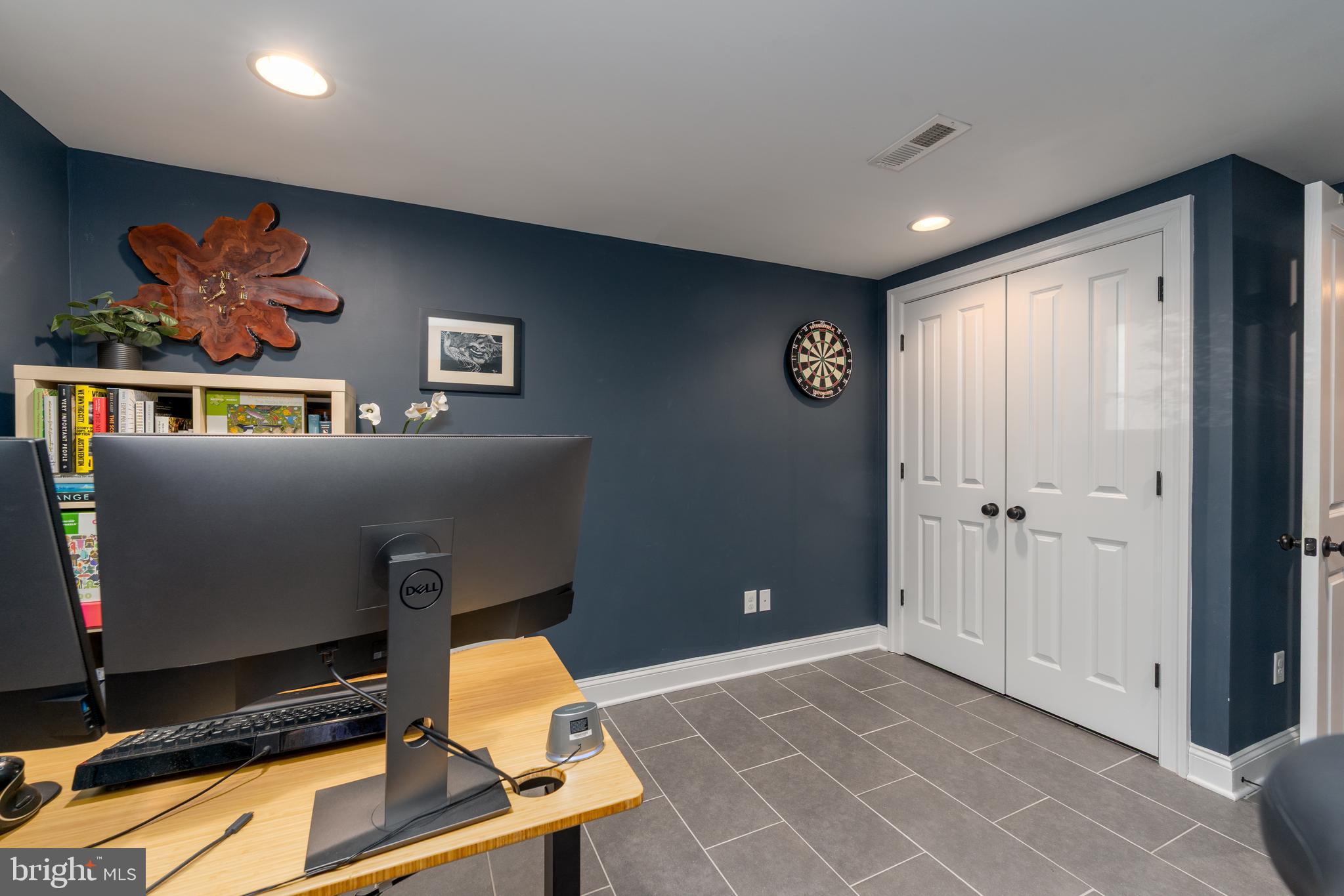 LOCUST POINT - Residential